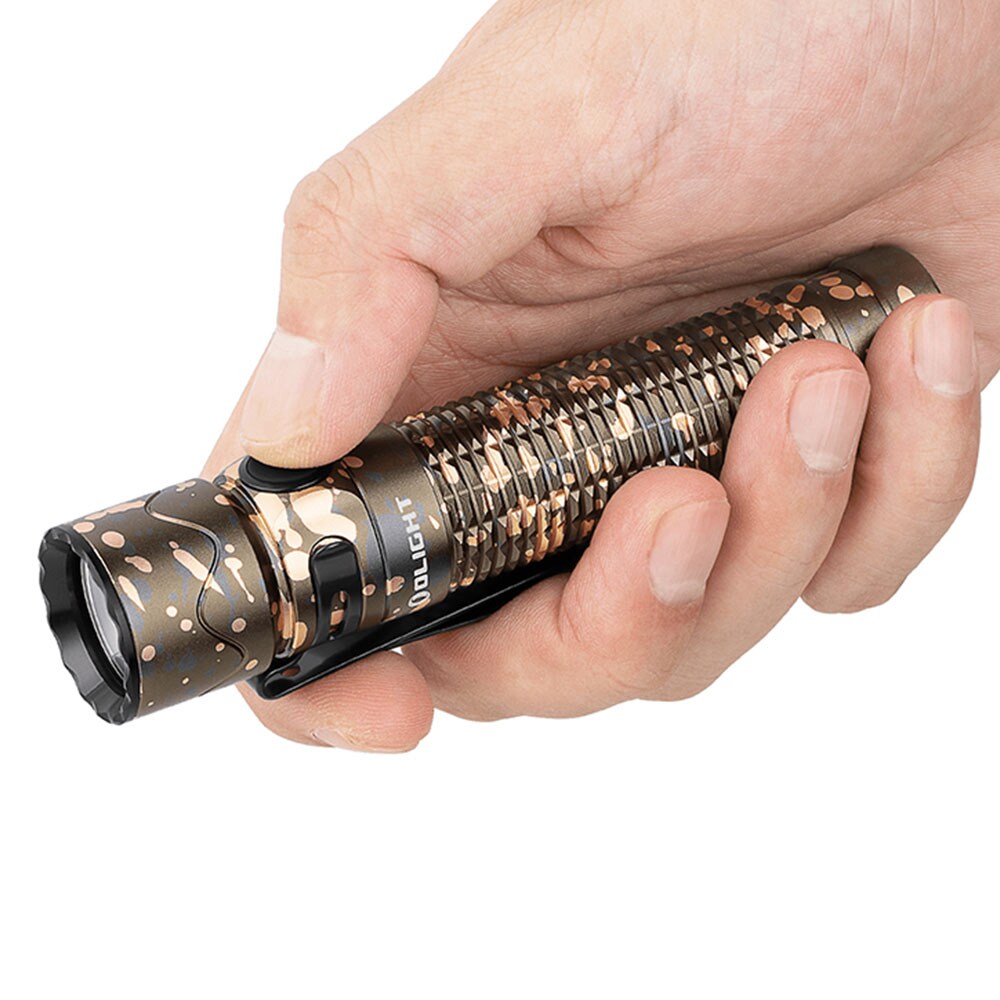 Latarka taktyczna Olight Warrior Mini 2 Desert Camouflage - 1750 lumenów