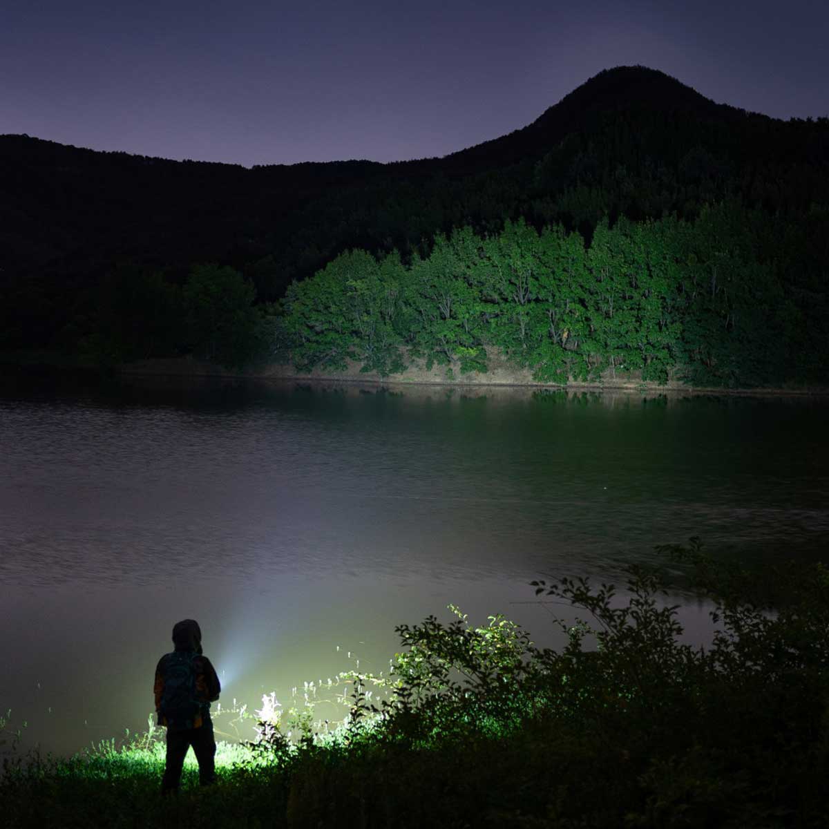 Latarka akumulatorowa Olight Baton 3 Pro Cool White Desert Tan - 1500 lumenów