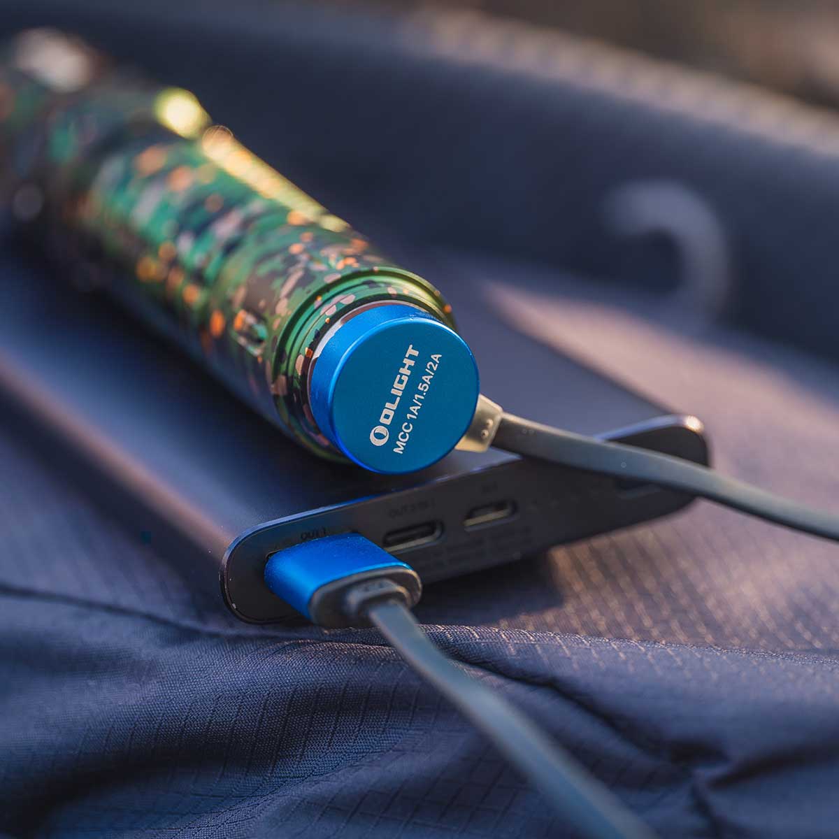 Latarka Olight Warrior 3S Camouflage - 2300 lumenów