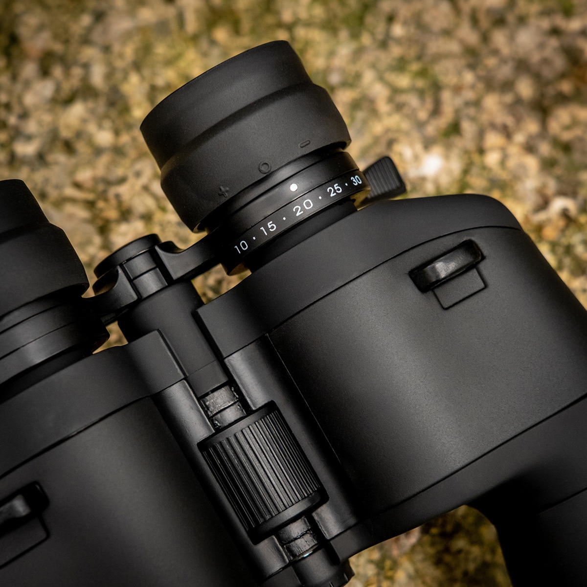 Lornetka wojskowa Blackfire Magna Zoom 10-30x50