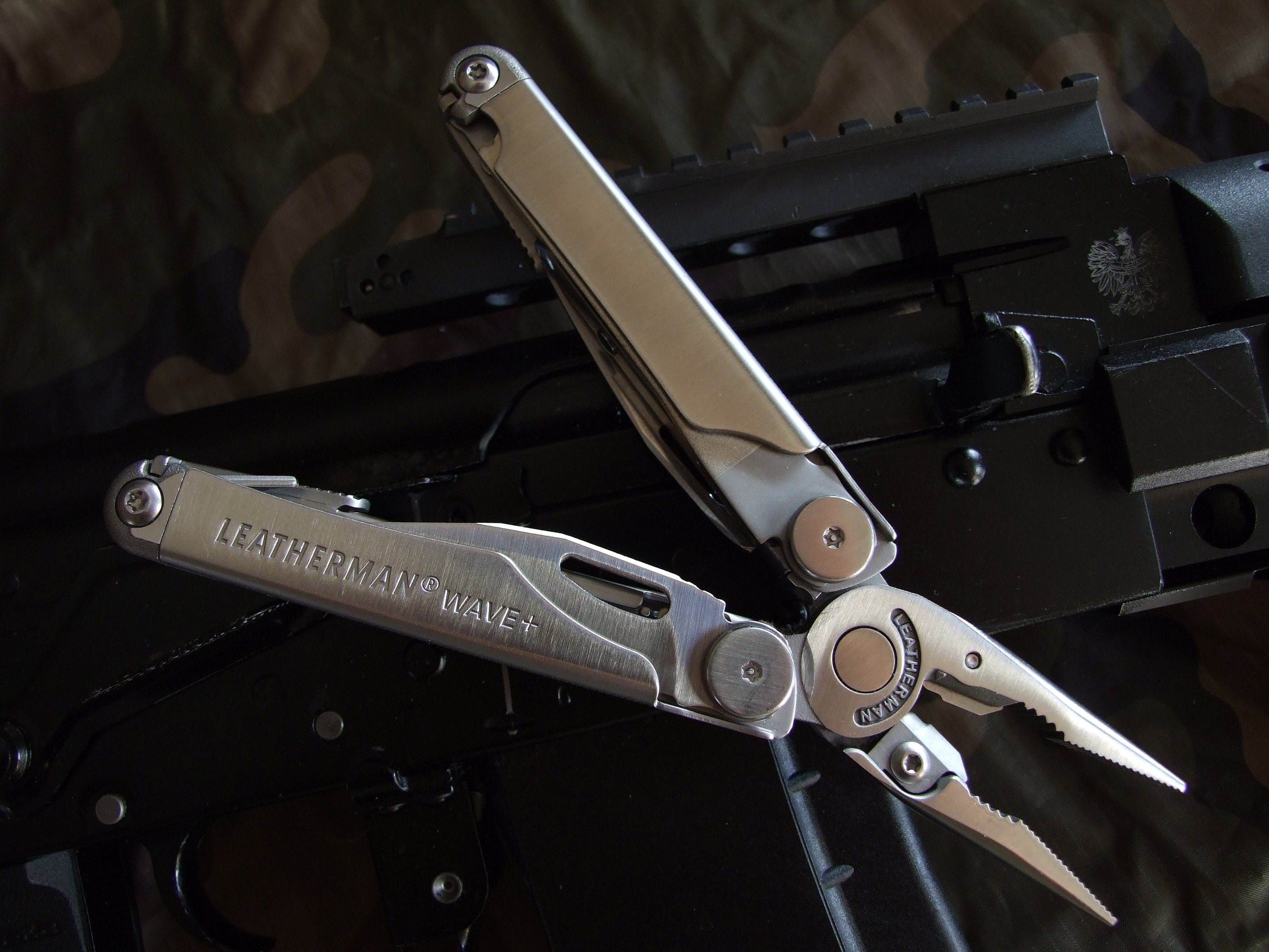 Multitool Leatherman Wave Plus Polish Army z kaburą