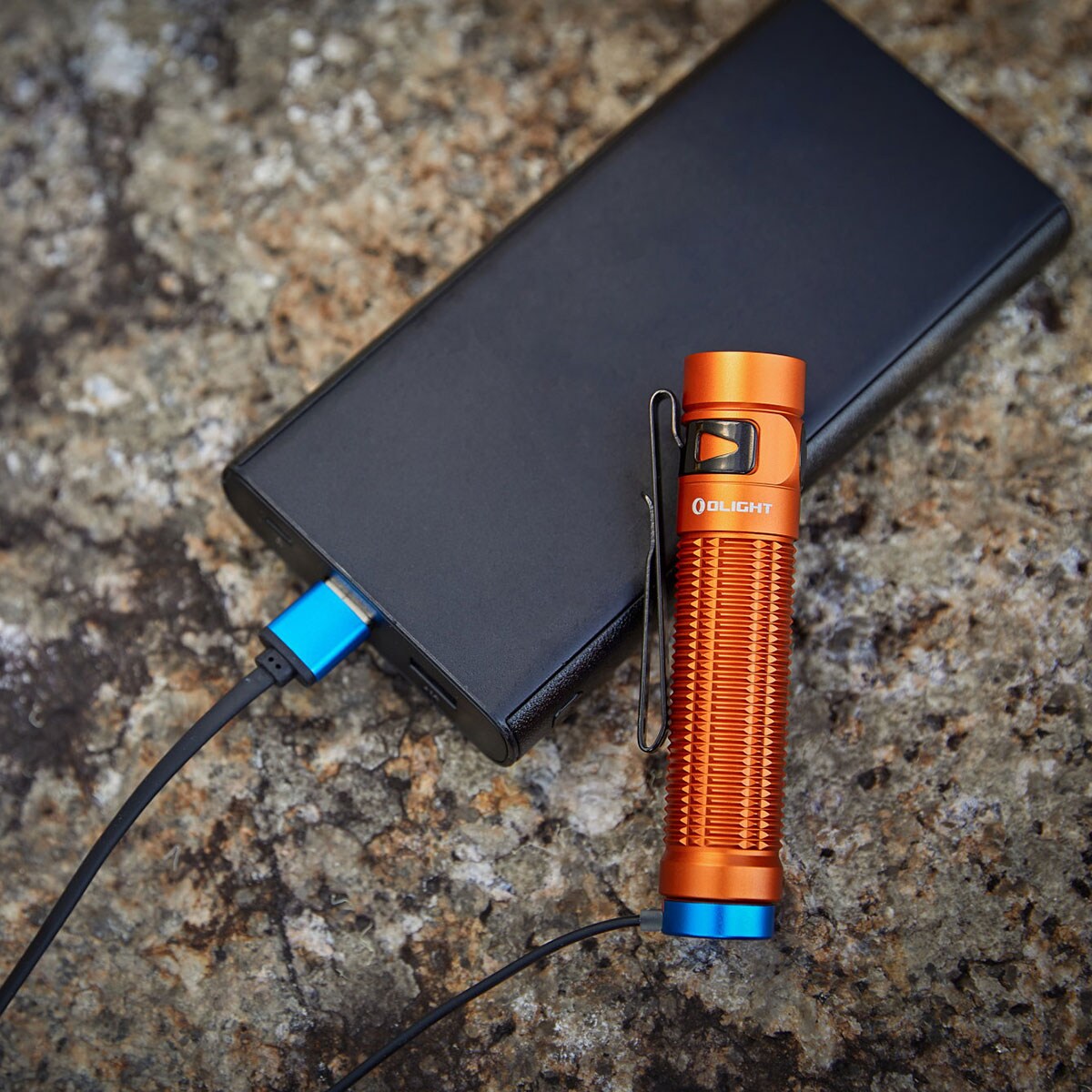 Ліхтарик акумуляторний Olight Baton 3 Pro Cool White Orange - 1500 люменів
