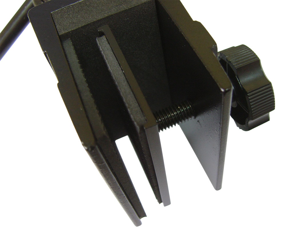 Montaż samochodowy Bushnell