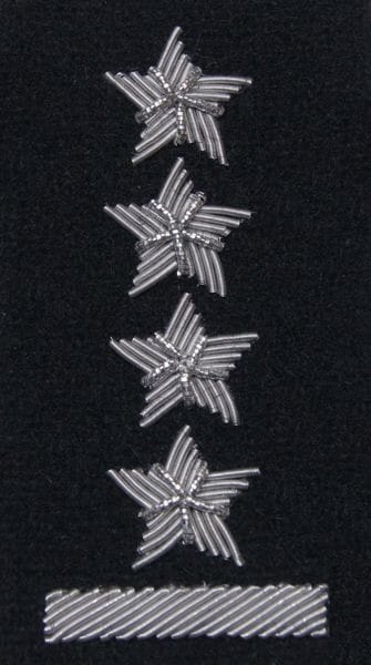 Stopień na beret WP (czarny / haft bajorkiem) - kapitan