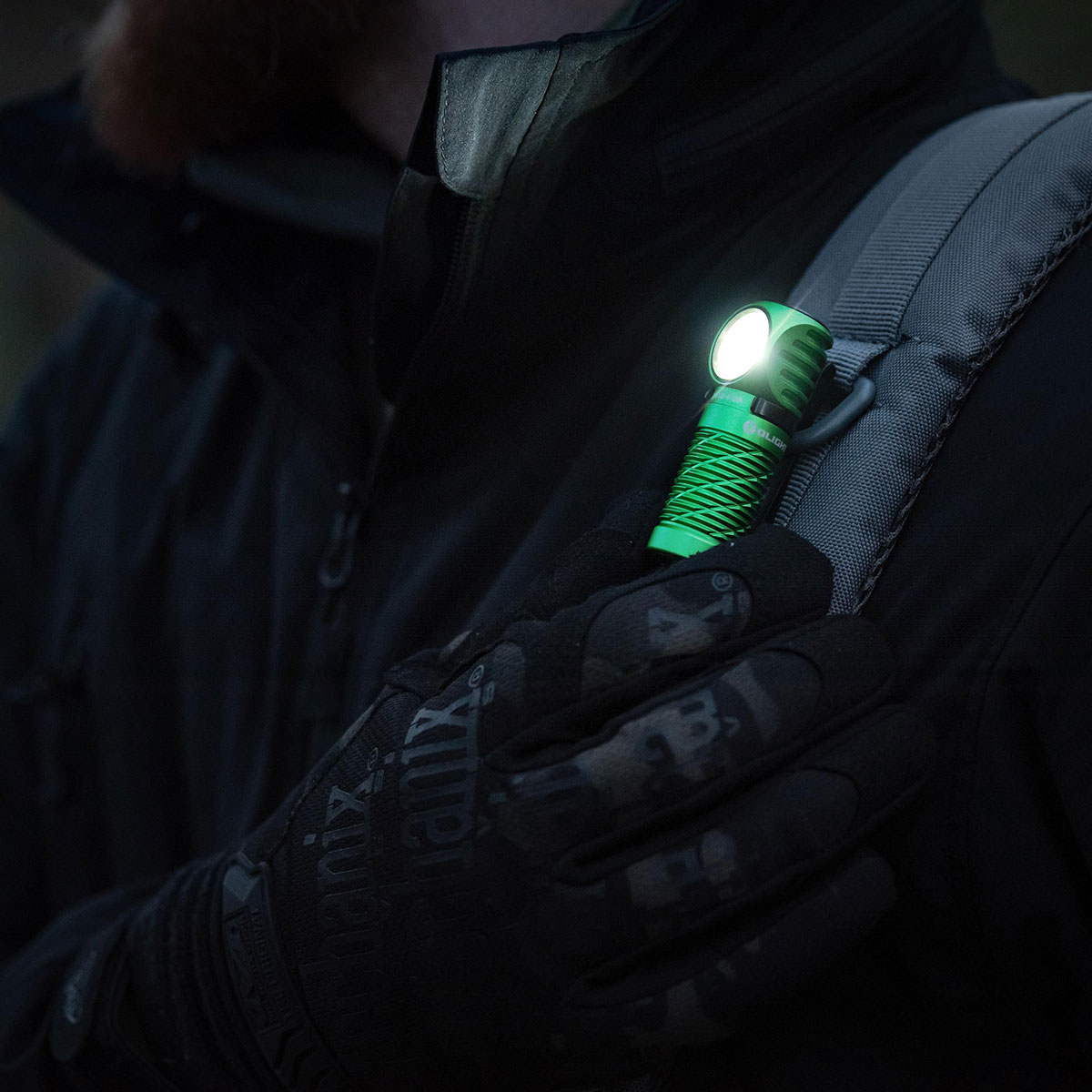 Latarka czołowa i kątowa Olight Perun 2 Mini Kit Lime Green z opaską - 1100 lumenów