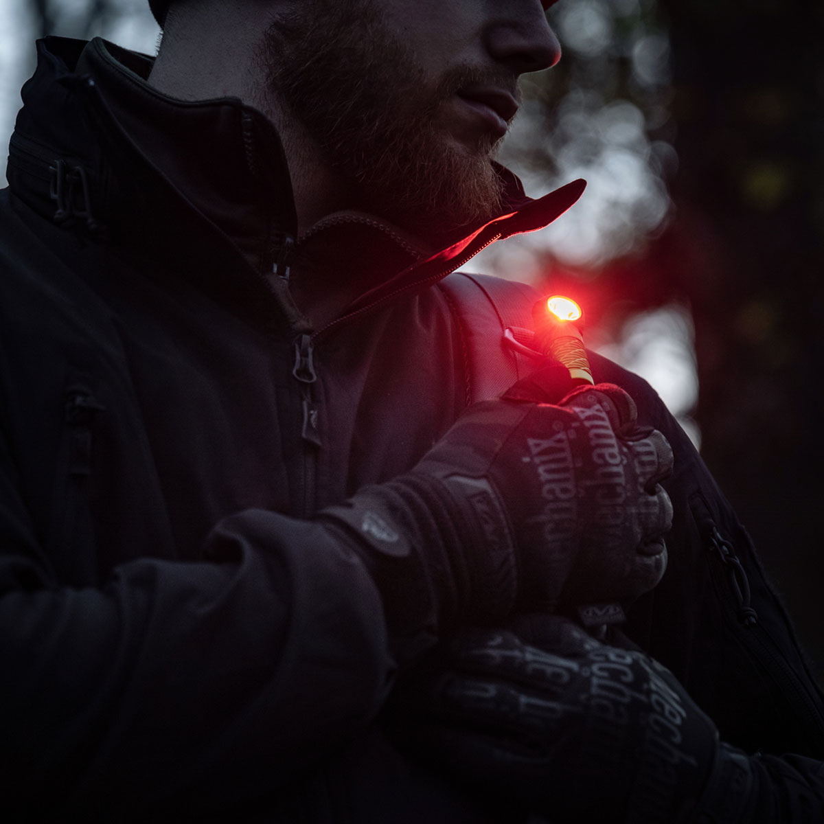 Latarka czołowa i kątowa Olight Perun 2 Mini Kit Lime Green z opaską - 1100 lumenów