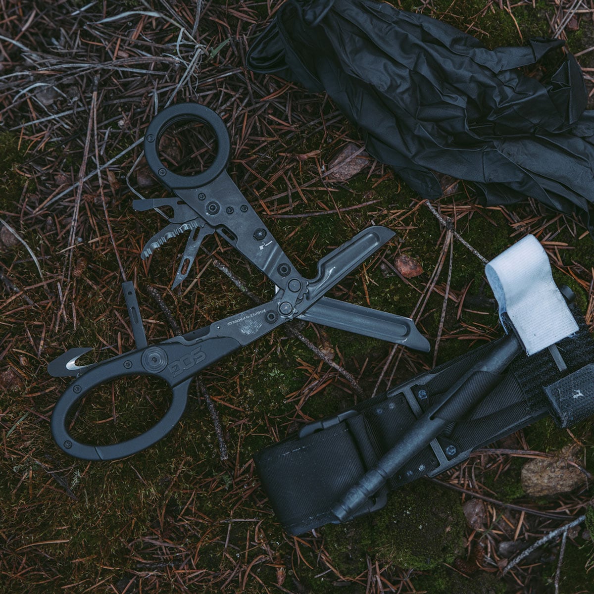 Multitool SOG ParaShears z kaburą - Black