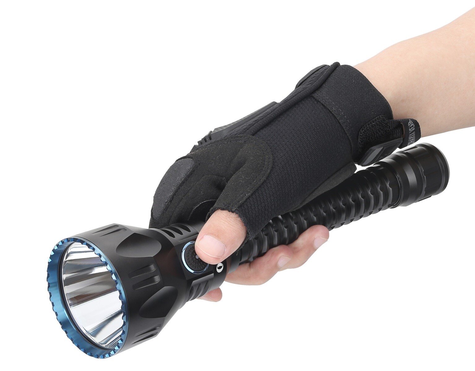 Latarka Olight Javelot Pro - 2100 lumenów, zasięg 1080m