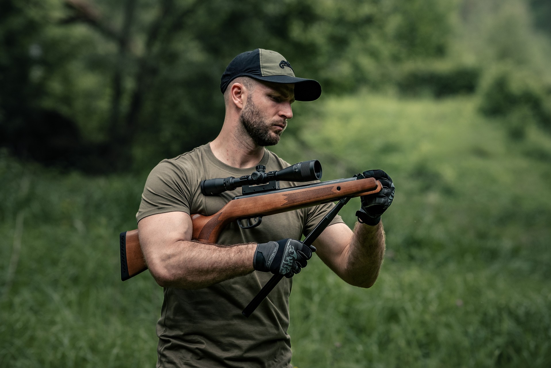 Wiatrówka Crosman Summit Nitro Piston 4,5 mm z lunetą 3-9x40