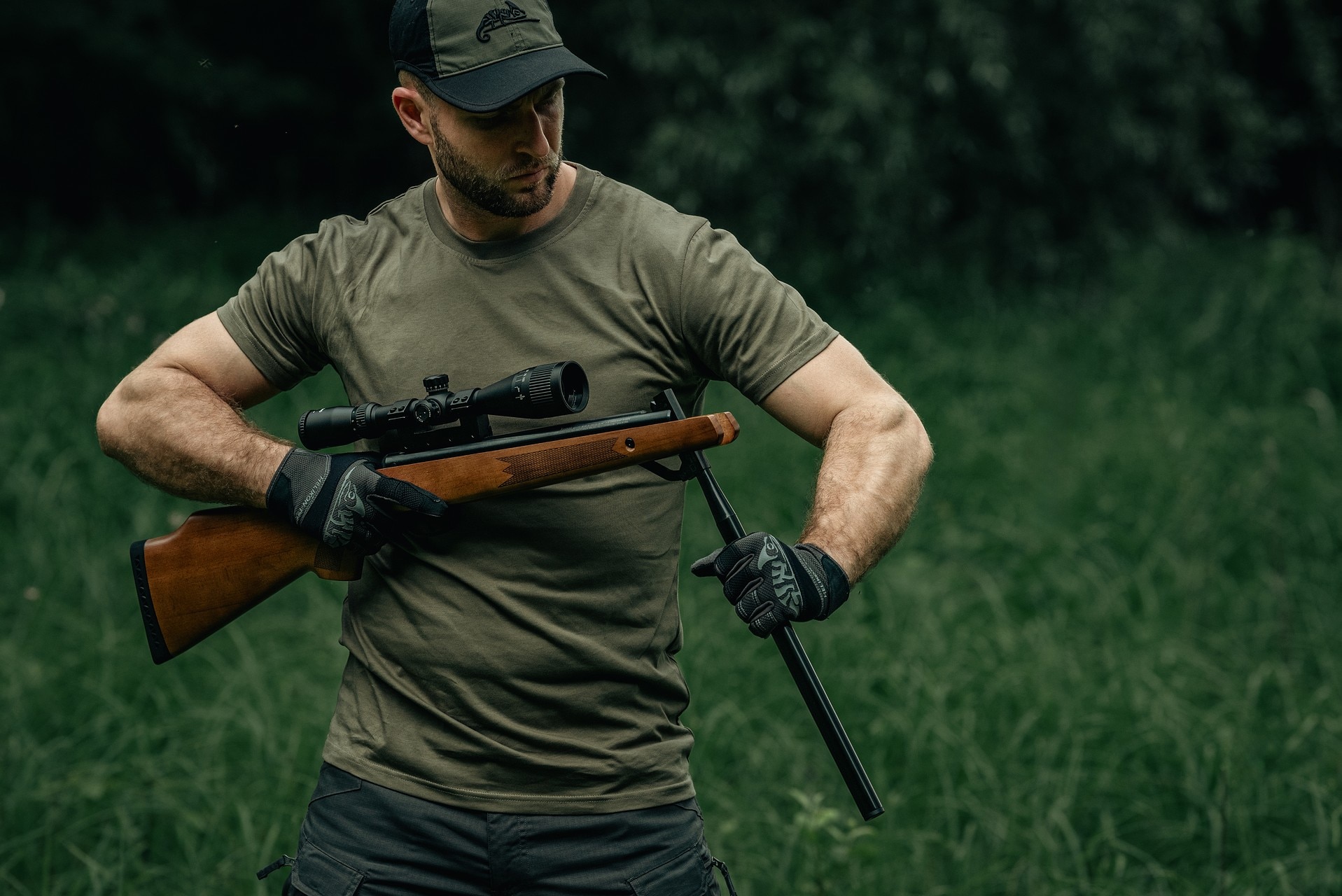 Wiatrówka Crosman Summit Nitro Piston 4,5 mm z lunetą 3-9x40