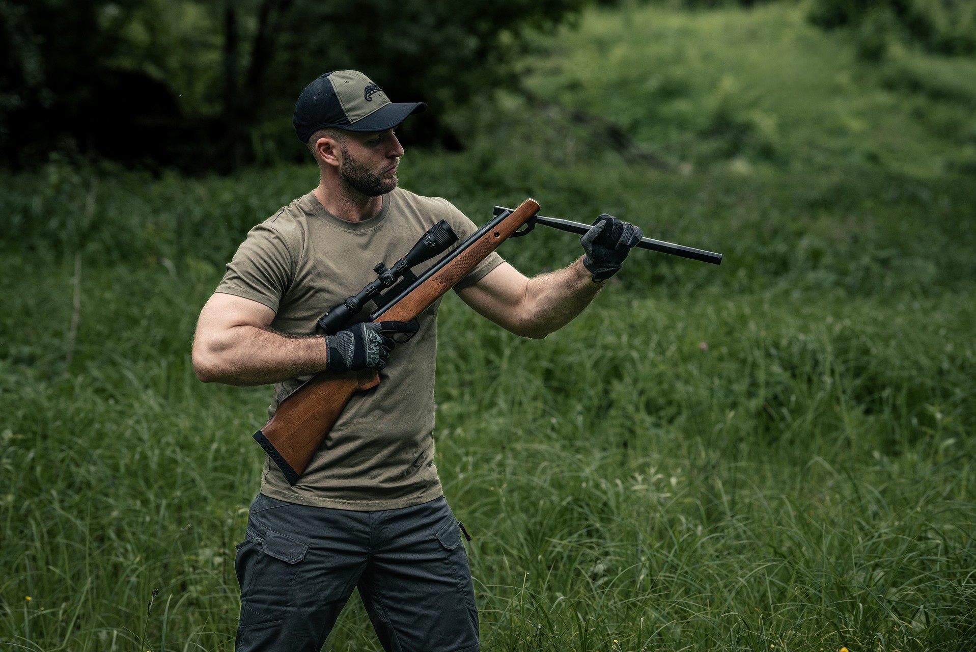 Wiatrówka Crosman Summit Nitro Piston 4,5 mm z lunetą 3-9x40