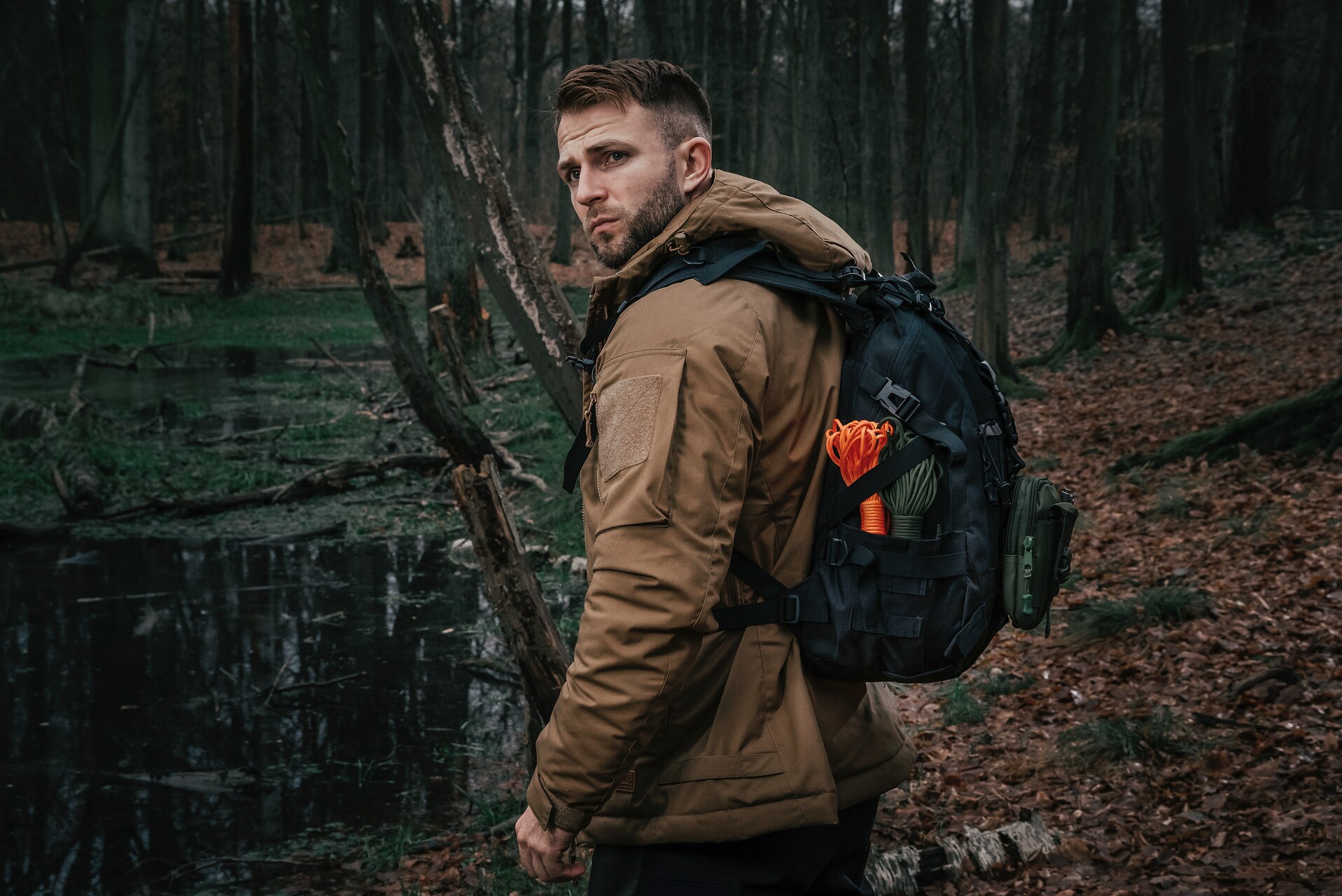 Linka spadochronowa Paracord Badger Outdoor 550 30 m - Neon Orange