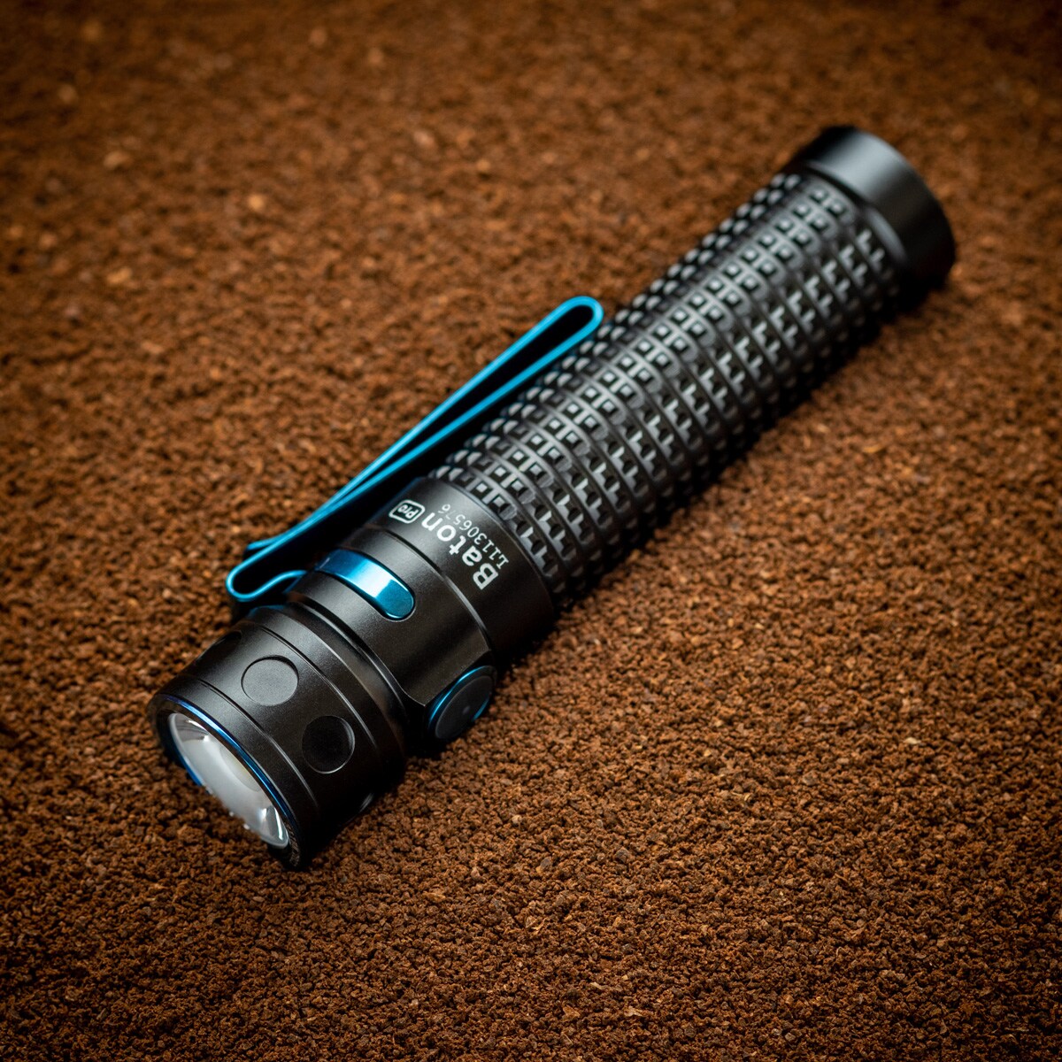 Latarka akumulatorowa Olight Baton Pro - 2000 lumenów