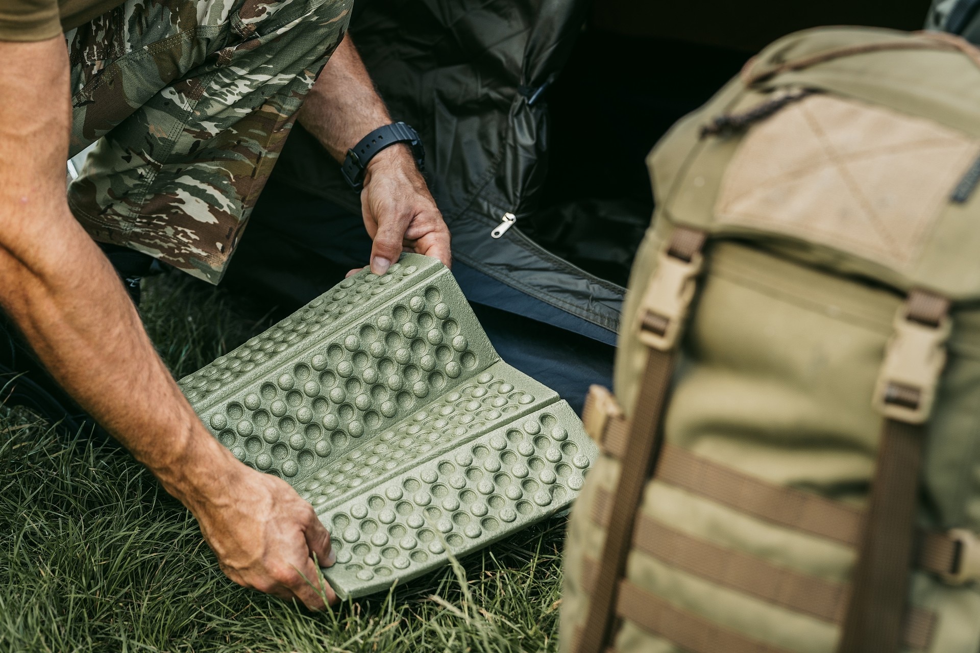 MFH Fox Outdoor Folding Seat Mat - Olive