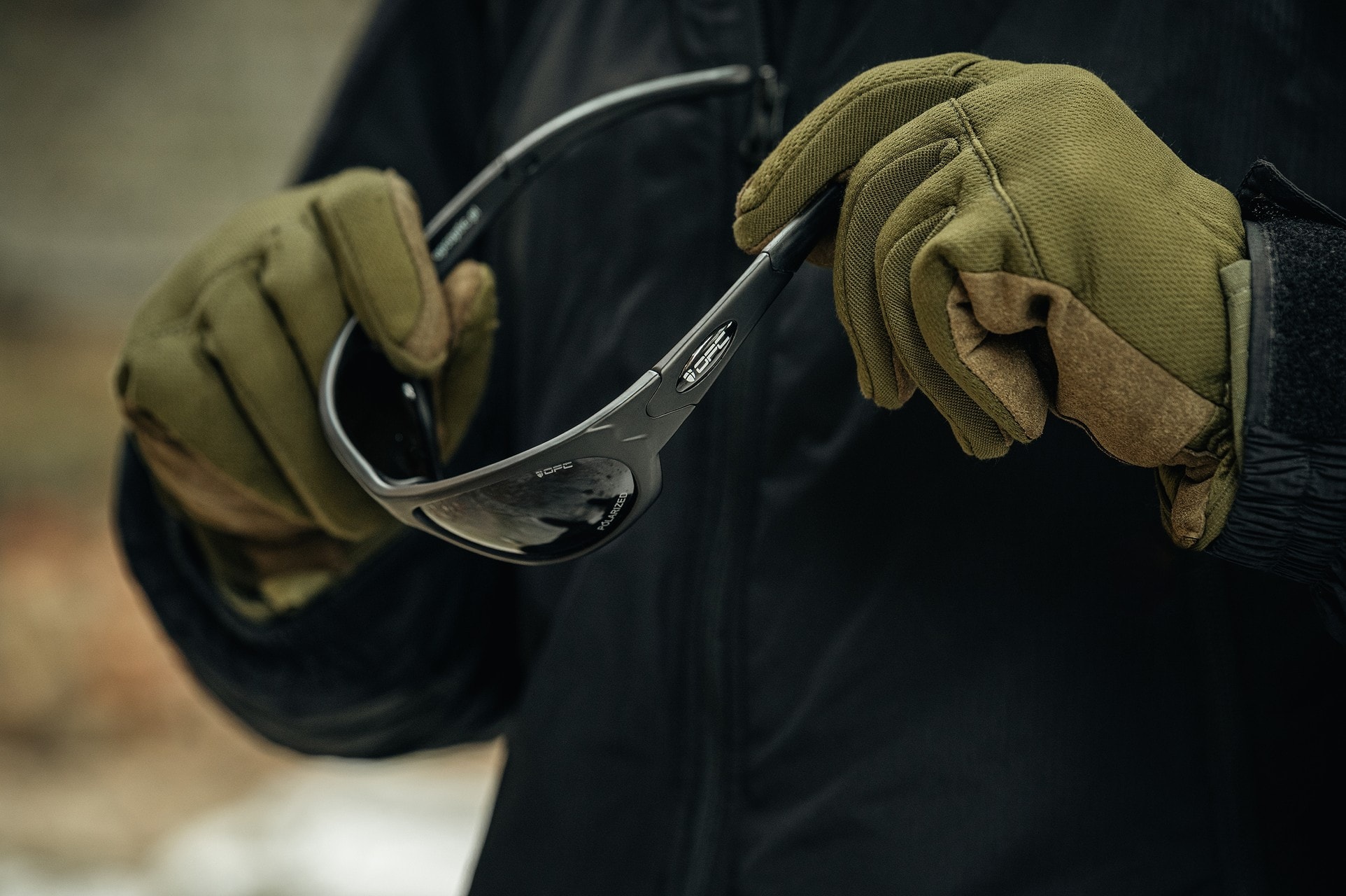 Okulary przeciwsłoneczne OPC Military Marines Black Matt Smoke Revo z polaryzacją