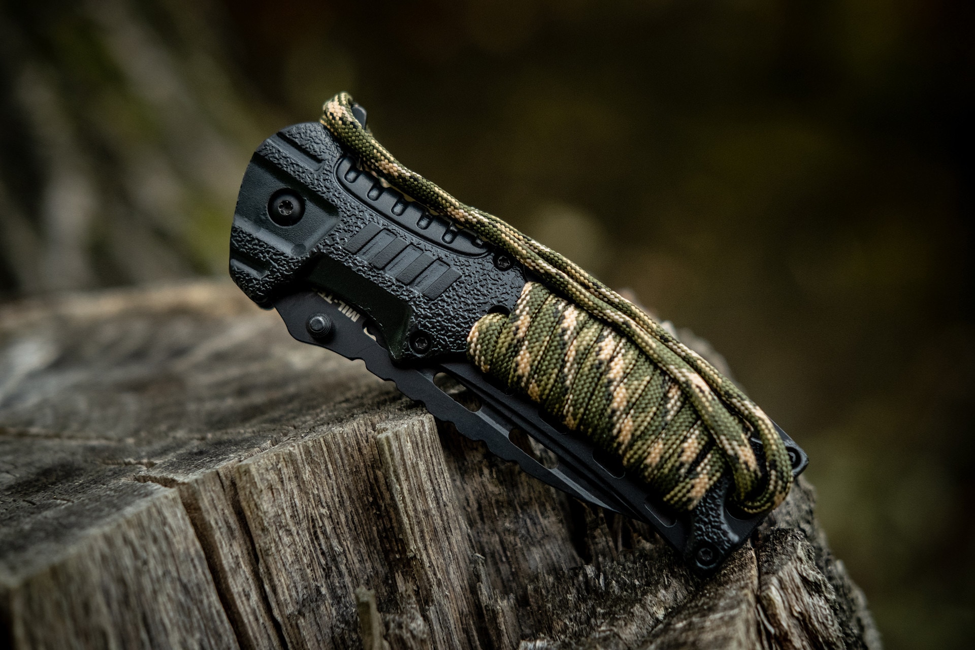 Nóż składany Mil-Tec Paracord z krzesiwem - Camo