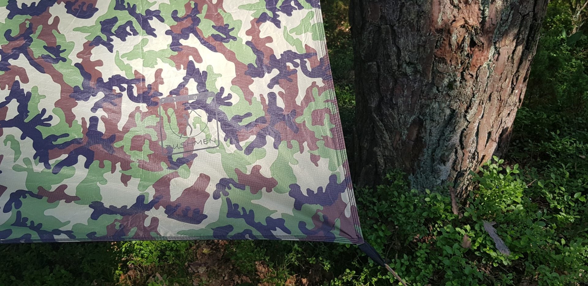 Płachta biwakowa Bushmen Thermo Tarp z termoizolacją 3X3 Camo