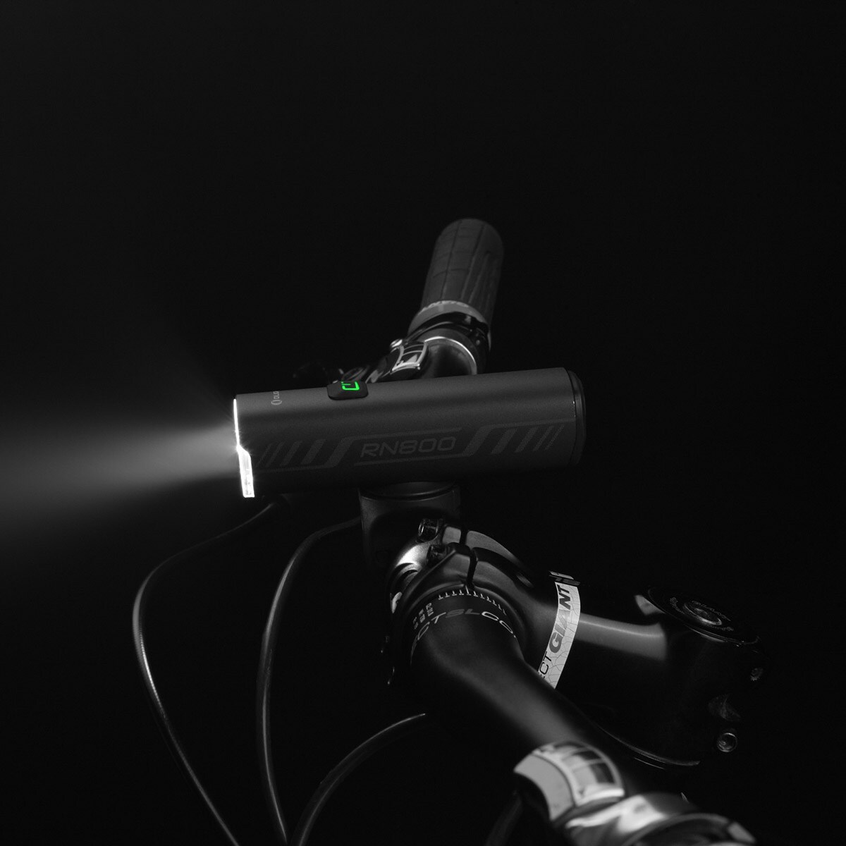 Światło rowerowe przednie z montażem Olight Magicshine RN800 - 800 lumenów