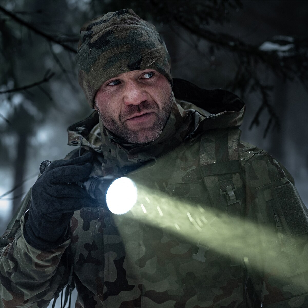 Latarka taktyczno-poszukiwawcza Olight Javelot Turbo - zasięg 1300 m