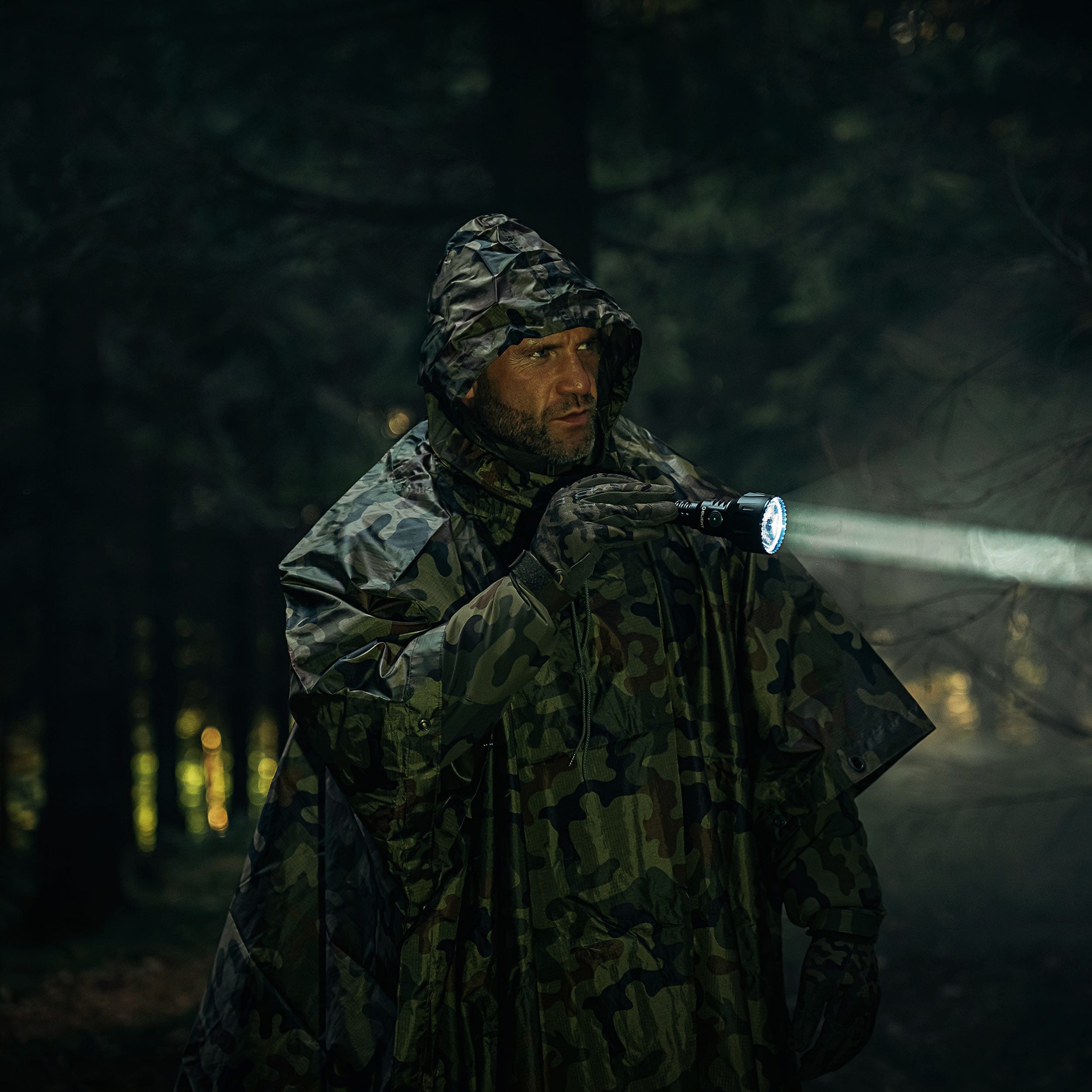 Latarka taktyczno-poszukiwawcza Olight Javelot Turbo - zasięg 1300 m