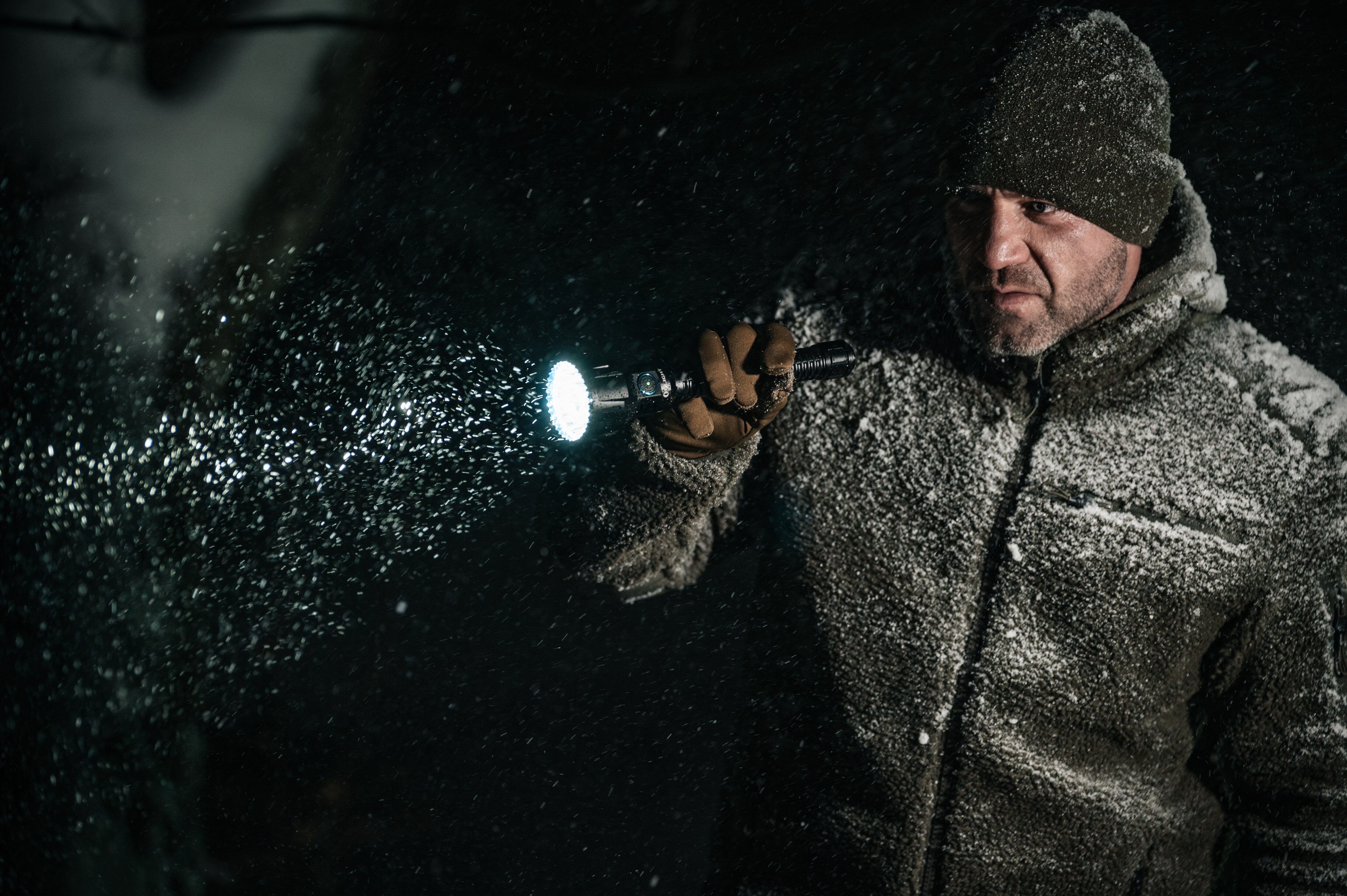 Latarka taktyczno-poszukiwawcza Olight Javelot Turbo - zasięg 1300 m