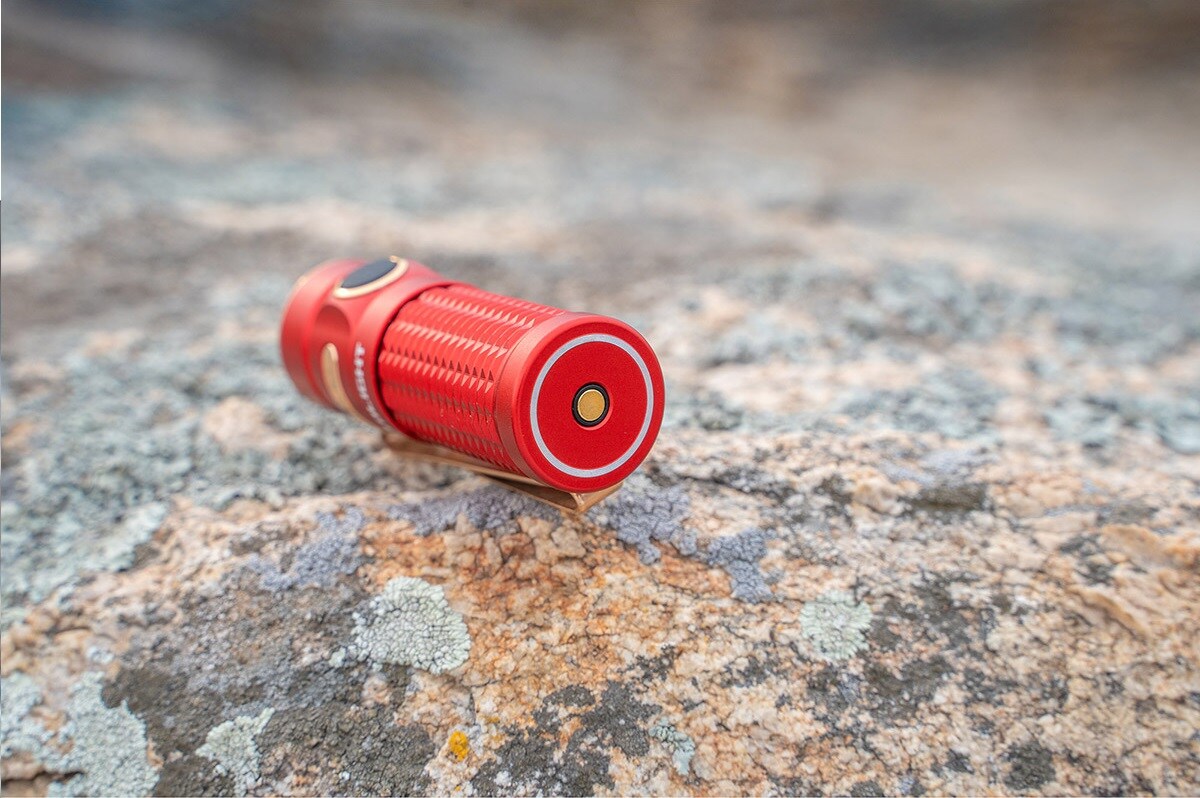 Latarka akumulatorowa Olight Baton 3 Red - 1200 lumenów