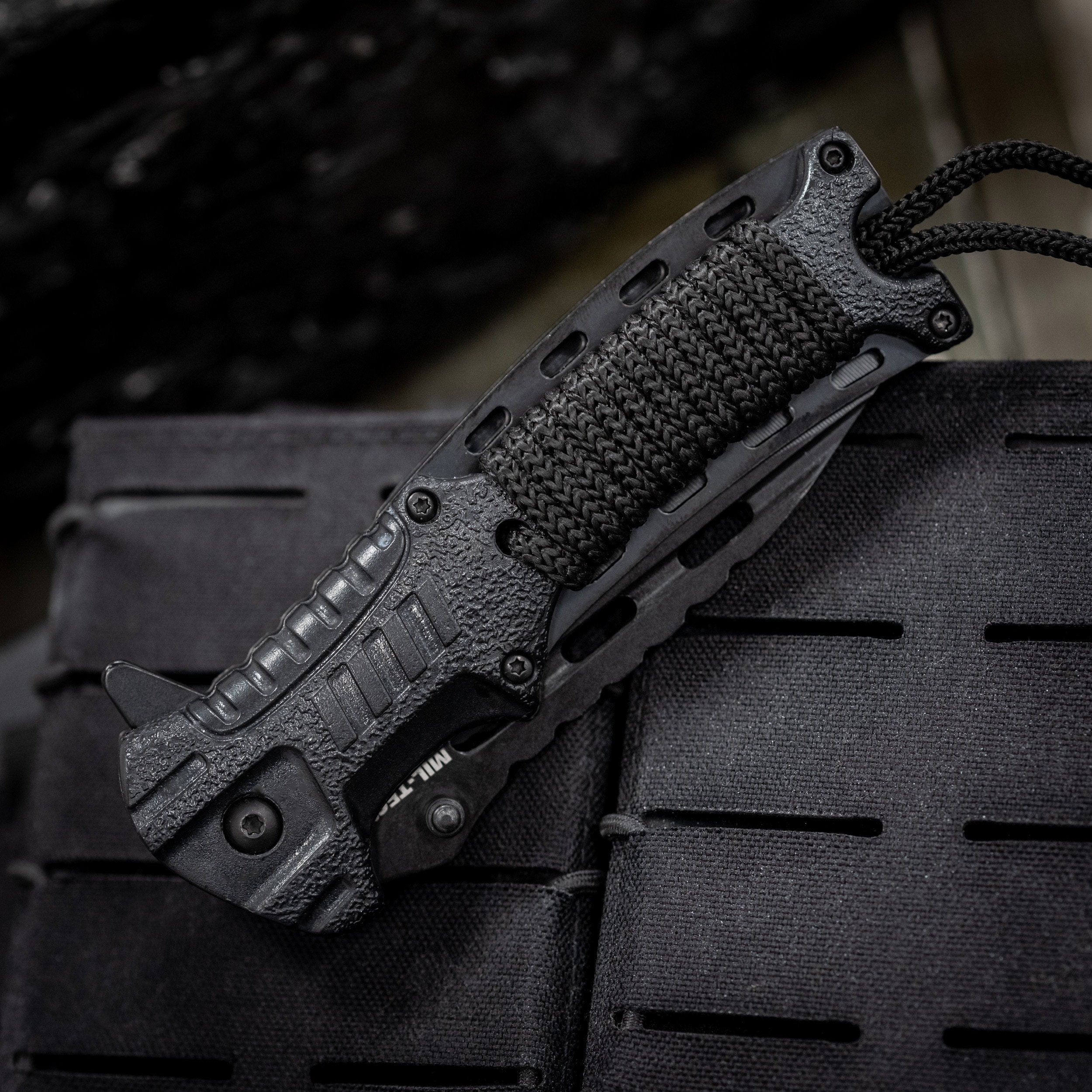 Nóż składany Mil-Tec Paracord z krzesiwem - Black