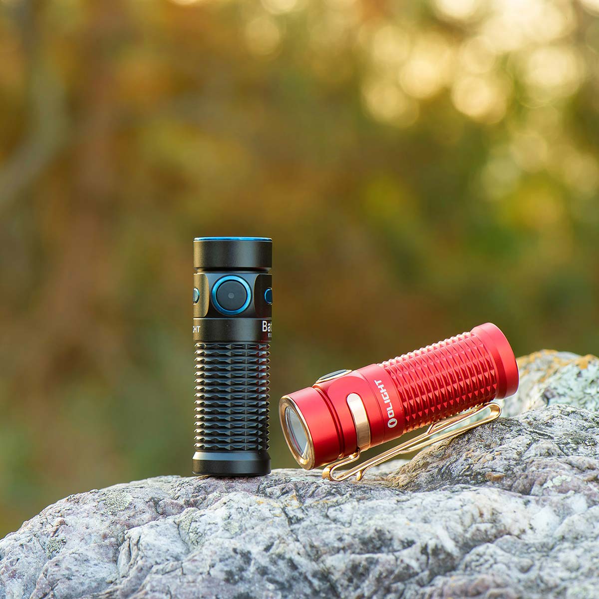 Latarka akumulatorowa Olight Baton 3 Premium Edition Black z bezprzewodowym etui ładującym - 1200 lumenów