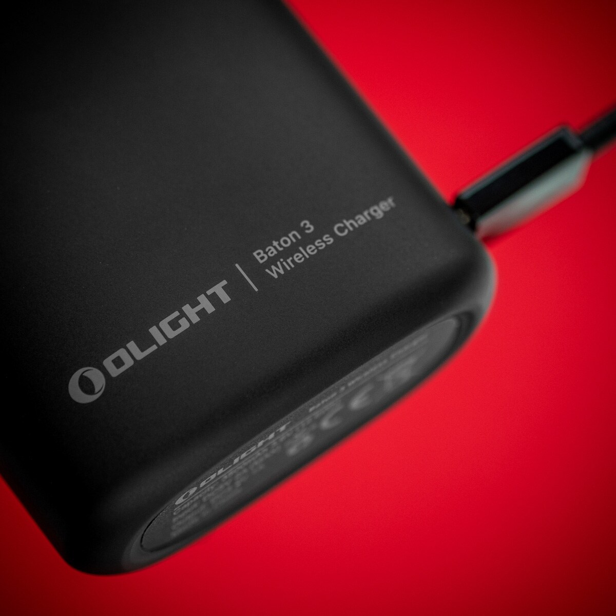 Latarka akumulatorowa Olight Baton 3 Premium Edition Black z bezprzewodowym etui ładującym - 1200 lumenów