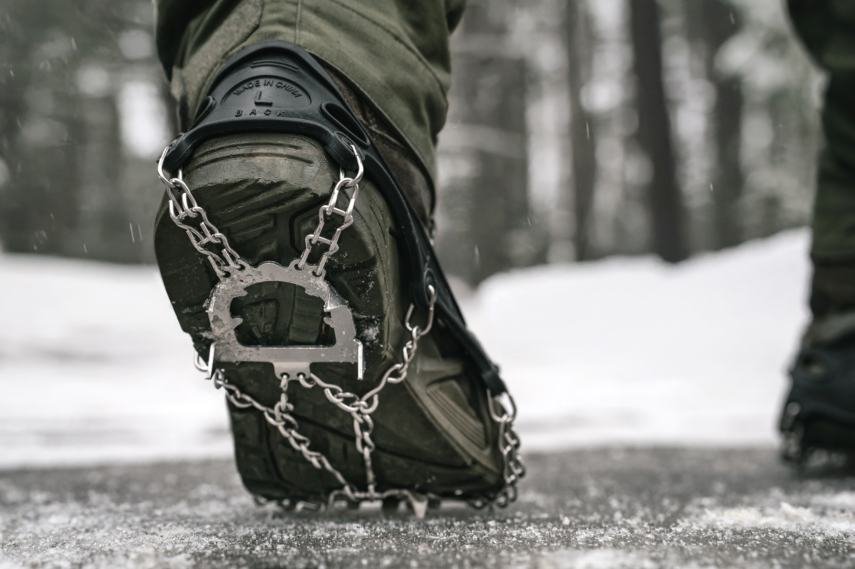 Raczki na buty Badger Outdoor Himalaya 12 Pro - Black