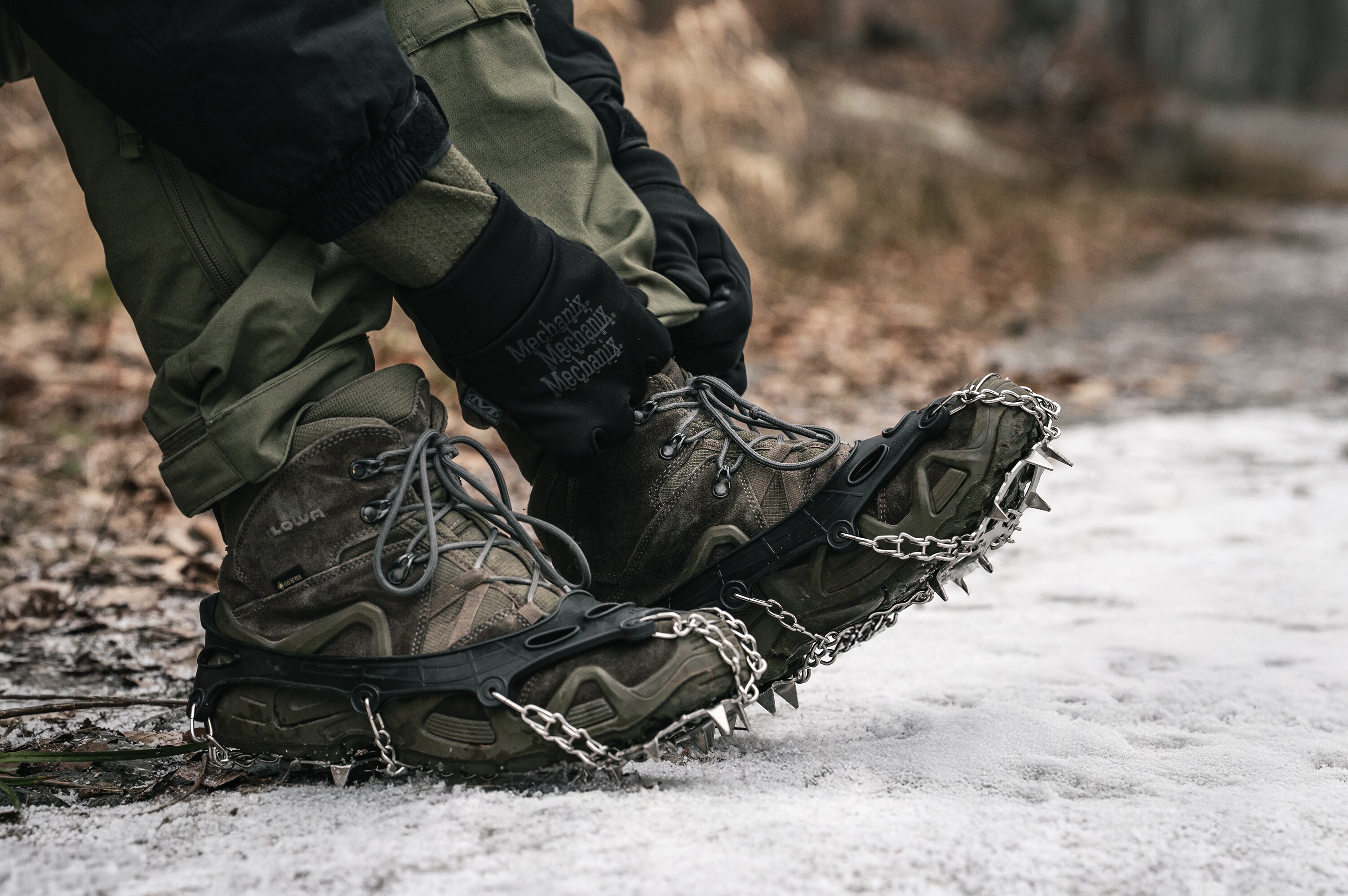 Raczki na buty Badger Outdoor Himalaya 12 Pro - Black