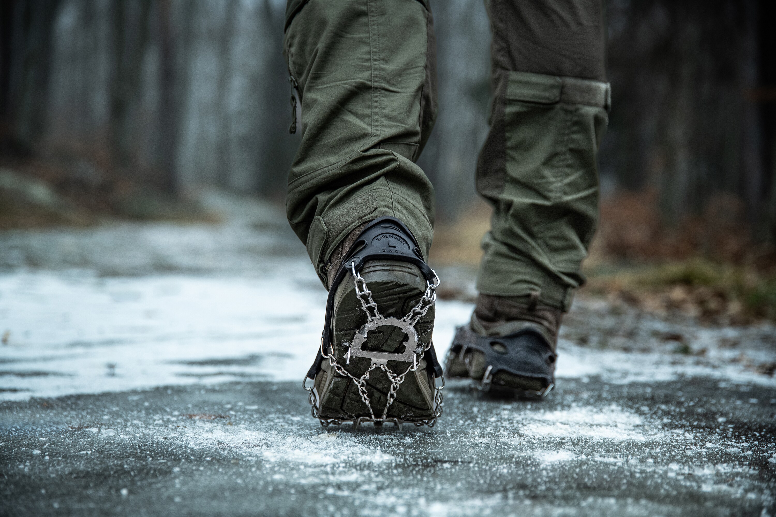 Raczki na buty Badger Outdoor Himalaya 12 Pro - Black