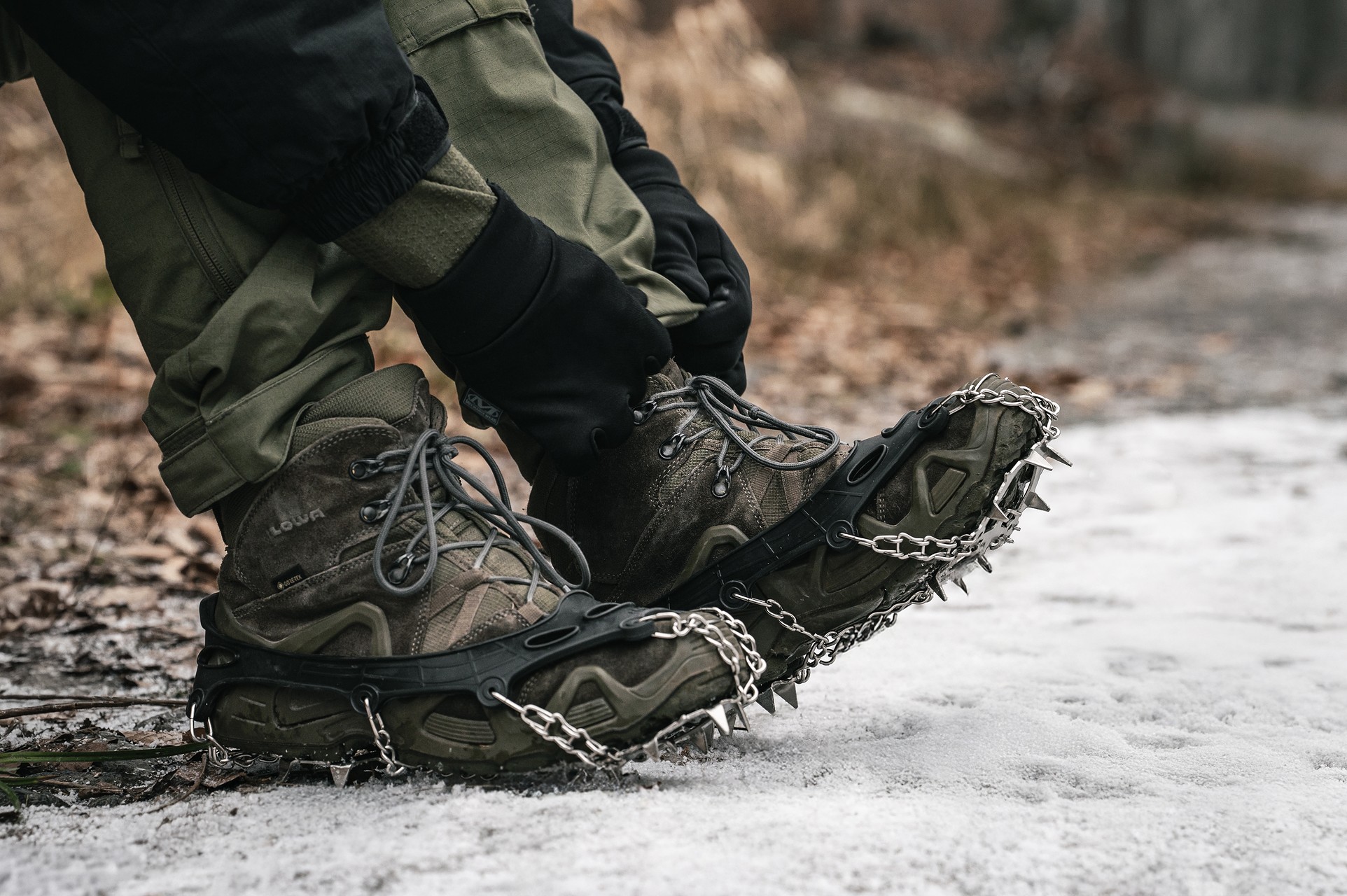 Raczki na buty Badger Outdoor Himalaya 12 Pro - Black