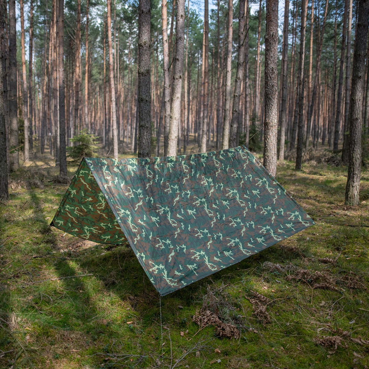 Płachta biwakowa MFH Tarp 3x3 - Woodland
