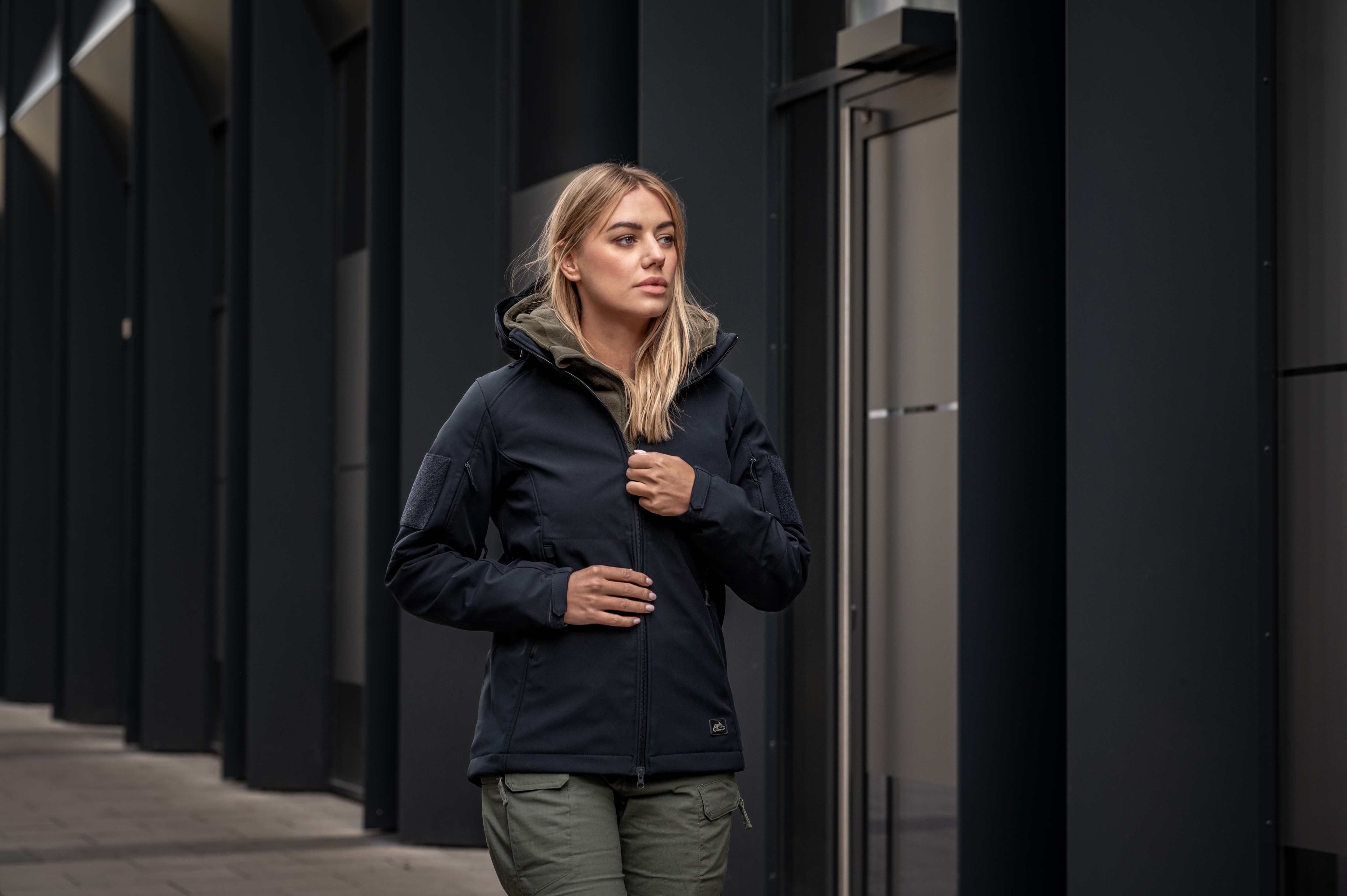 Kurtka damska Helikon-Tex Gunfighter Softshell - Navy Blue