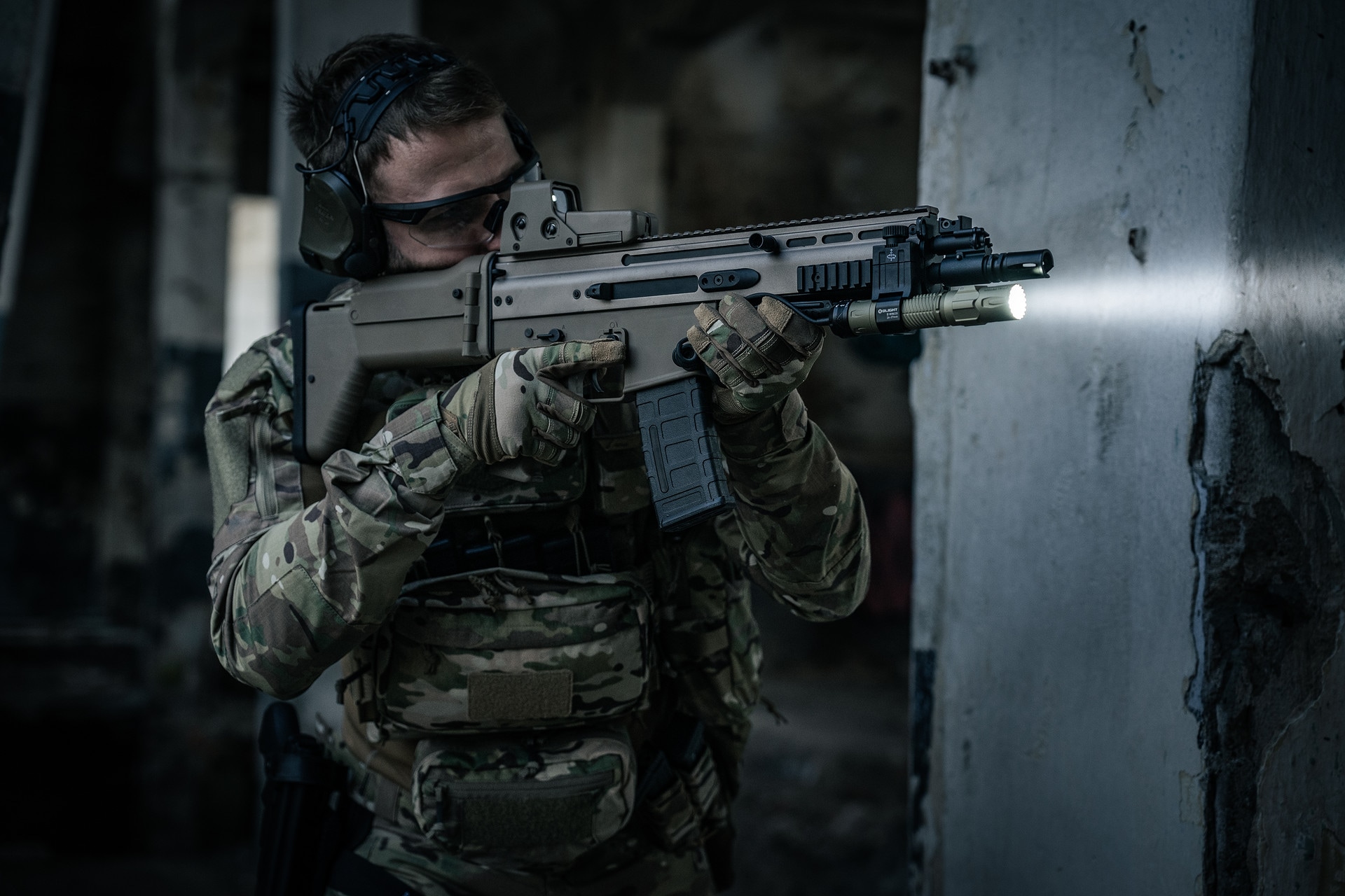 Chwyt kątowy przedni IMI Defense RIS Front Support Grip - Black