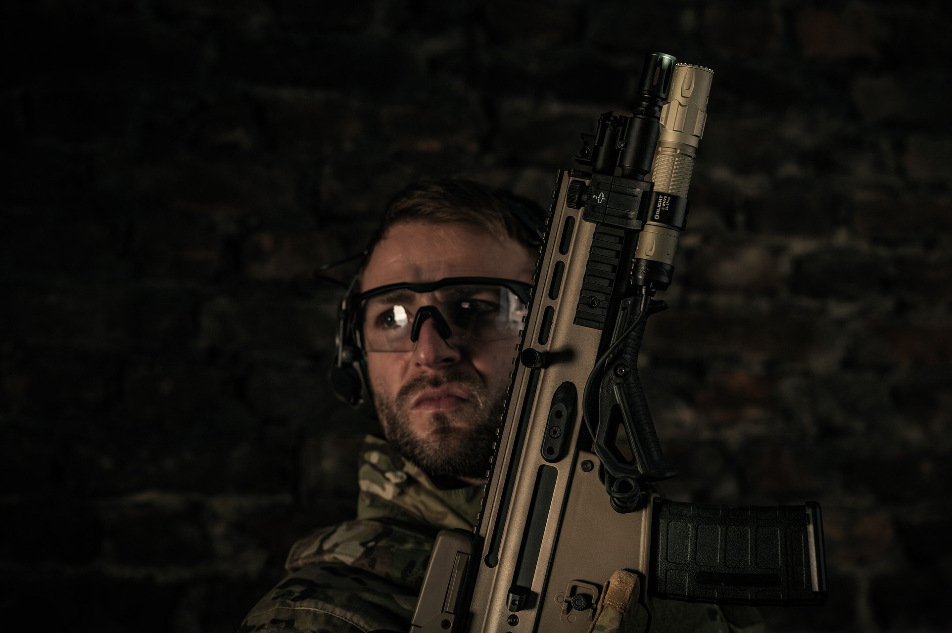 Chwyt kątowy przedni IMI Defense RIS Front Support Grip - Black