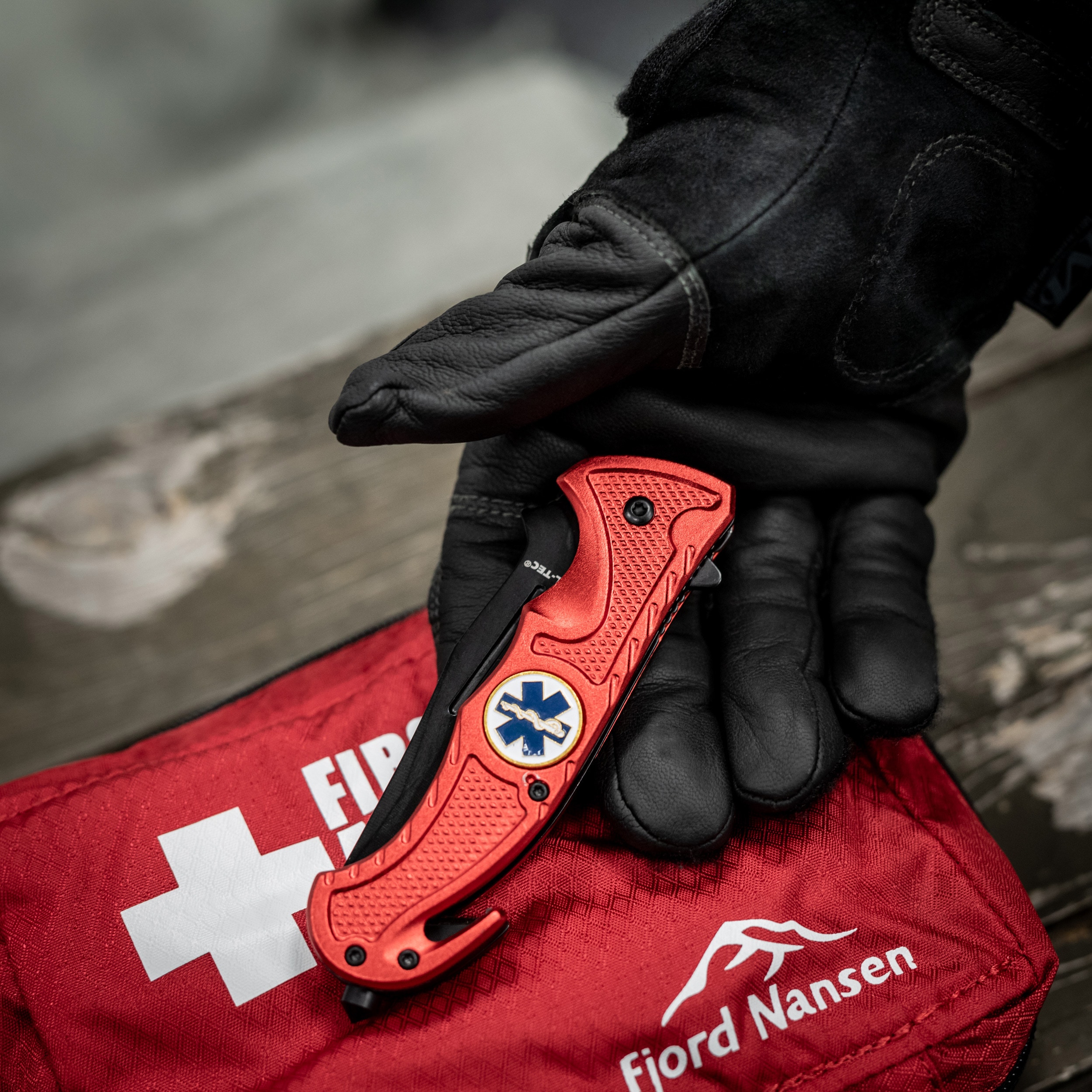 Складаний рятувальний ніж Mil-Tec Rescue Red