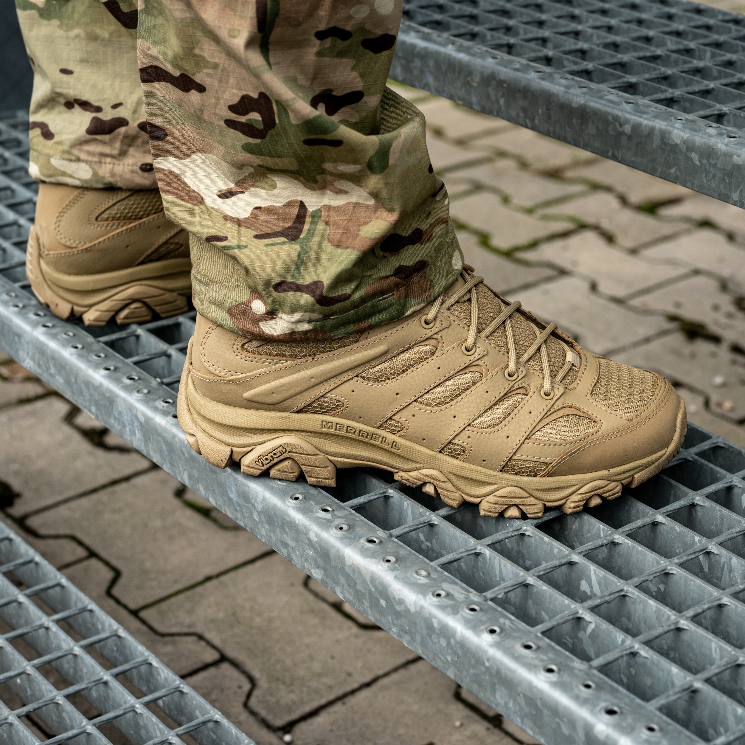 Buty Merrell MOAB 3 Mid Tactical Waterproof  - Dark Coyote