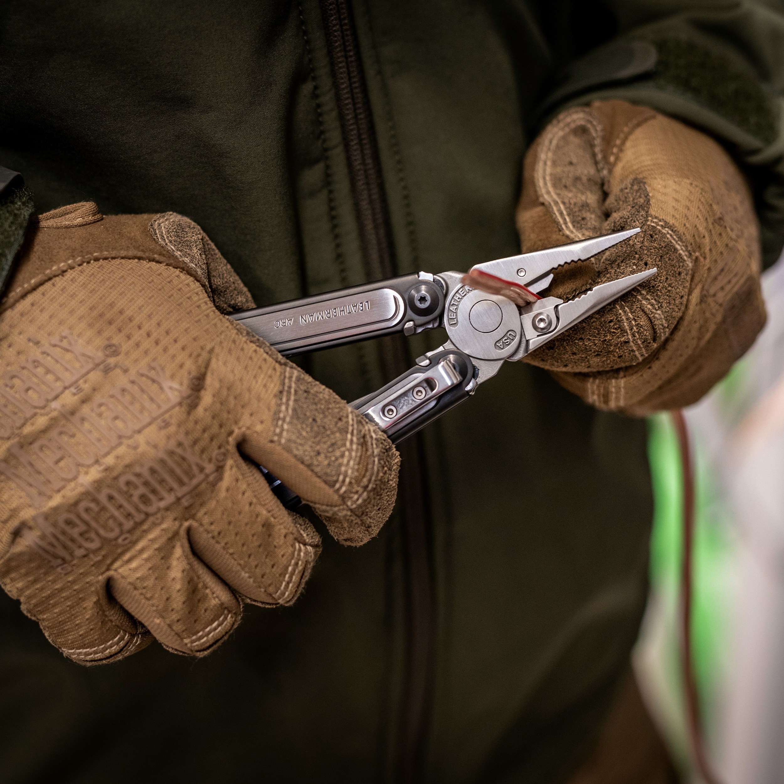 Multitool Leatherman ARC z kaburą