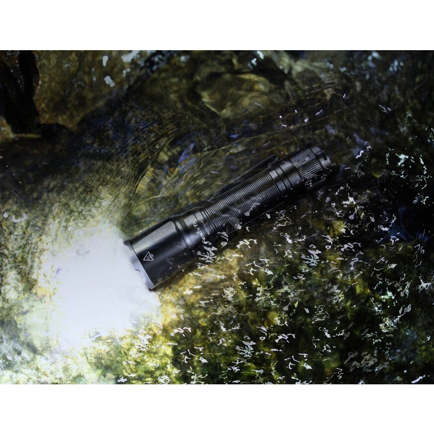 Latarka akumulatorowa Fenix TK16 V2.0 - 3100 lumenów
