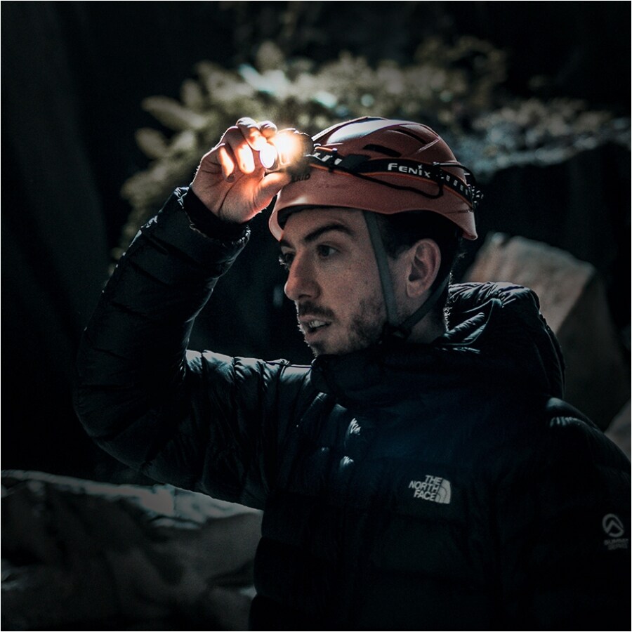 Latarka czołowa Fenix HP16R - 1250 lumenów 