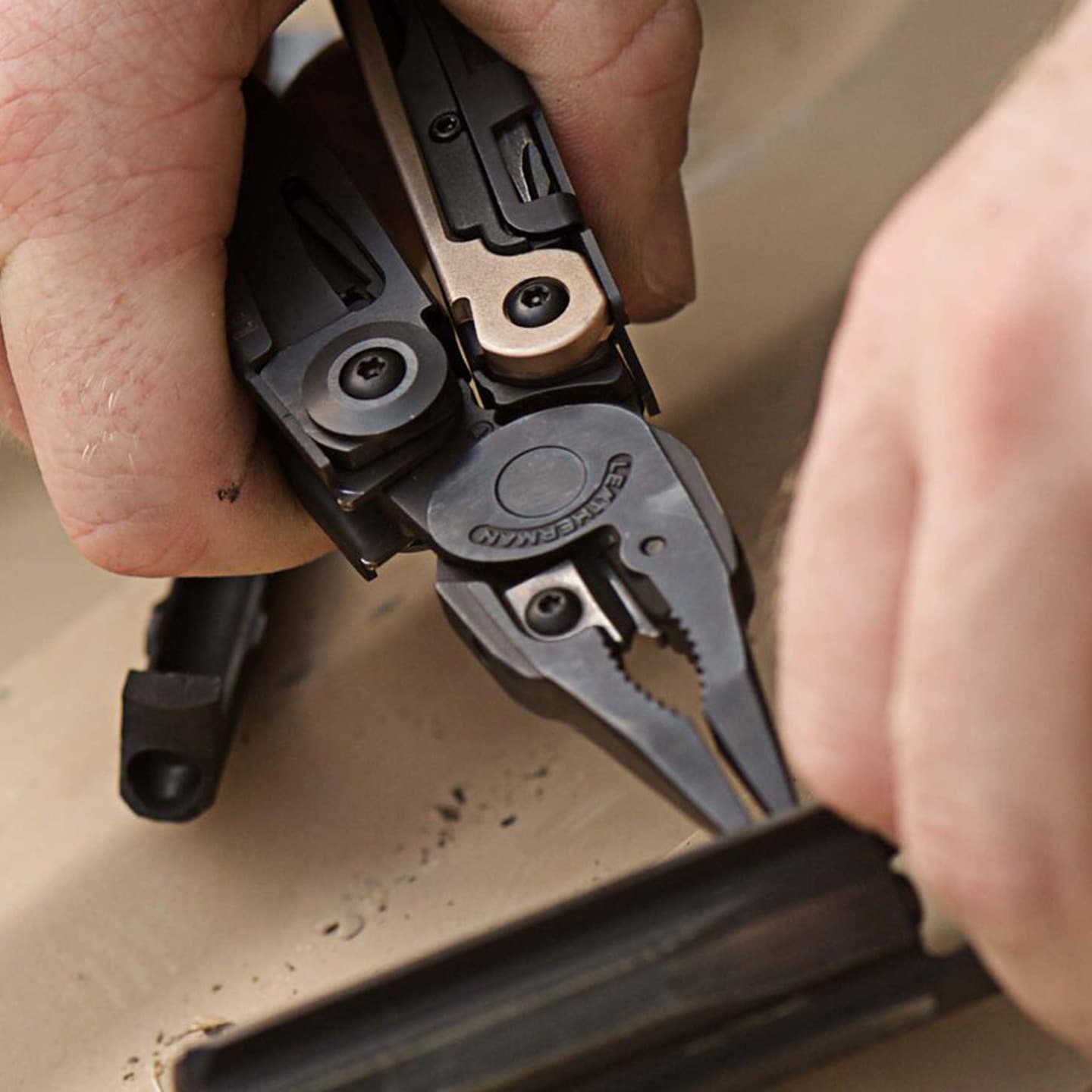 Мультитул Leatherman MUT (833093)