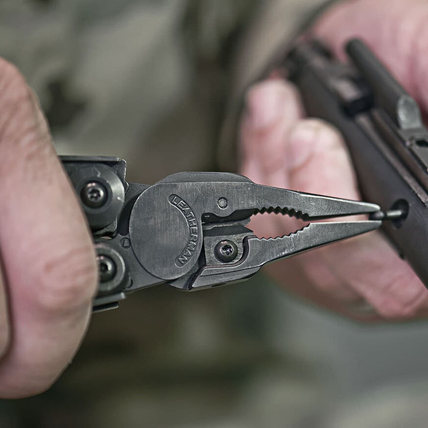 Мультитул Leatherman MUT (833093)