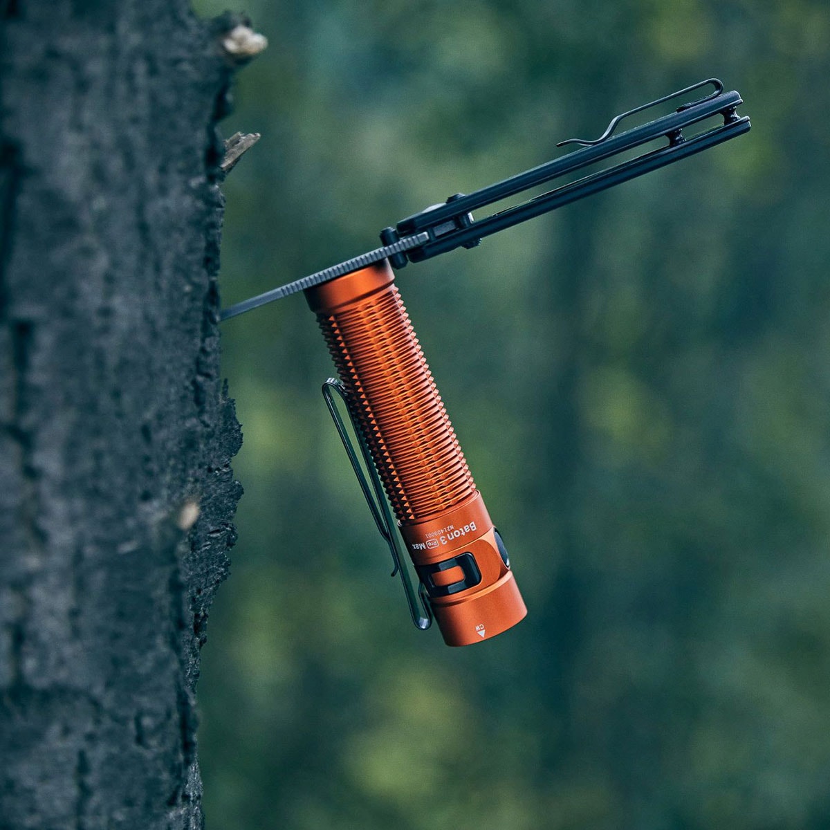 Latarka akumulatorowa Olight Baton 3 Pro Max Cool White Orange - 2500 lumenów