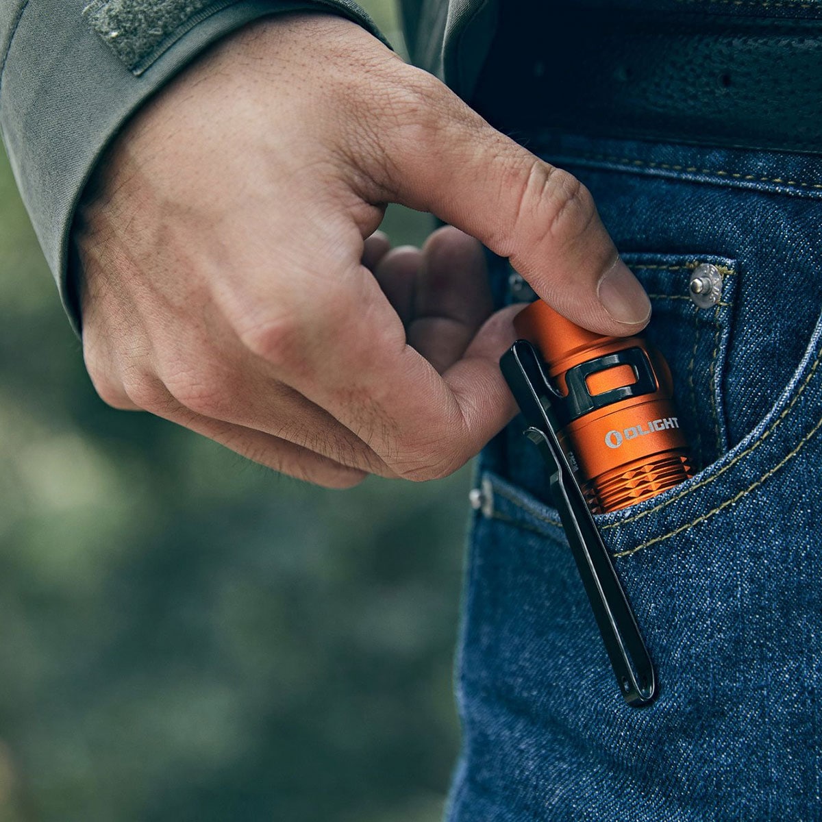 Latarka akumulatorowa Olight Baton 3 Pro Max Cool White Orange - 2500 lumenów