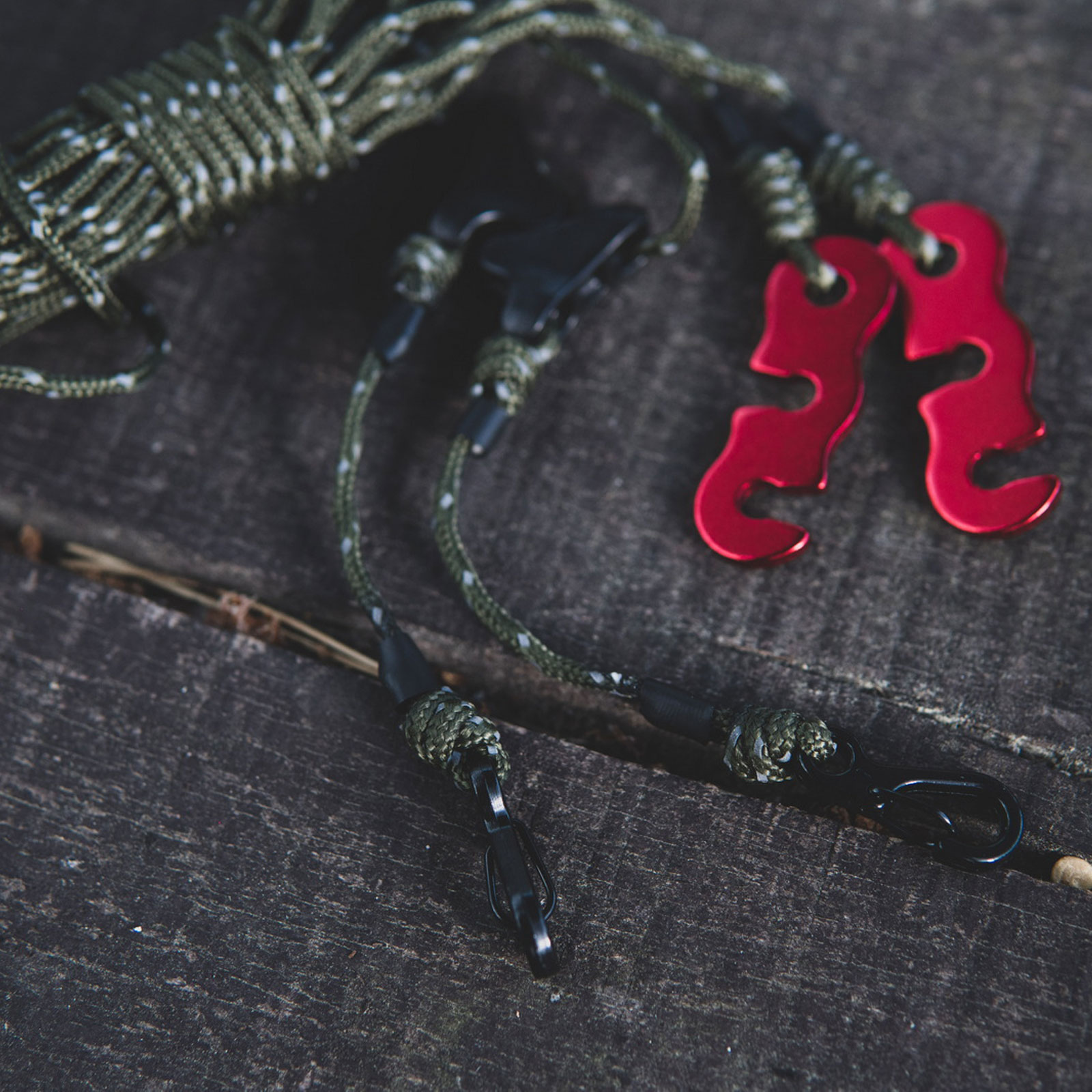 Zawieszenie płachty biwakowej Tigerwood Reflective Green Silk 7 m