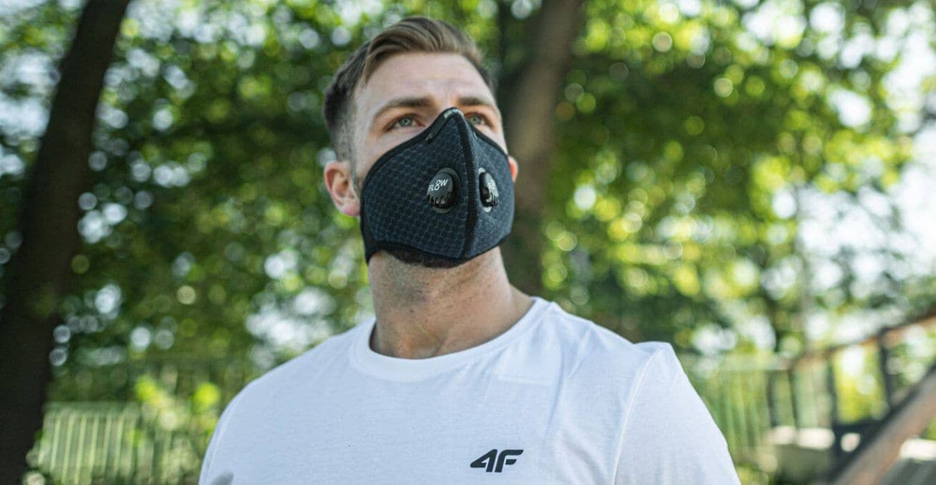 How does an anti-smog mask work?