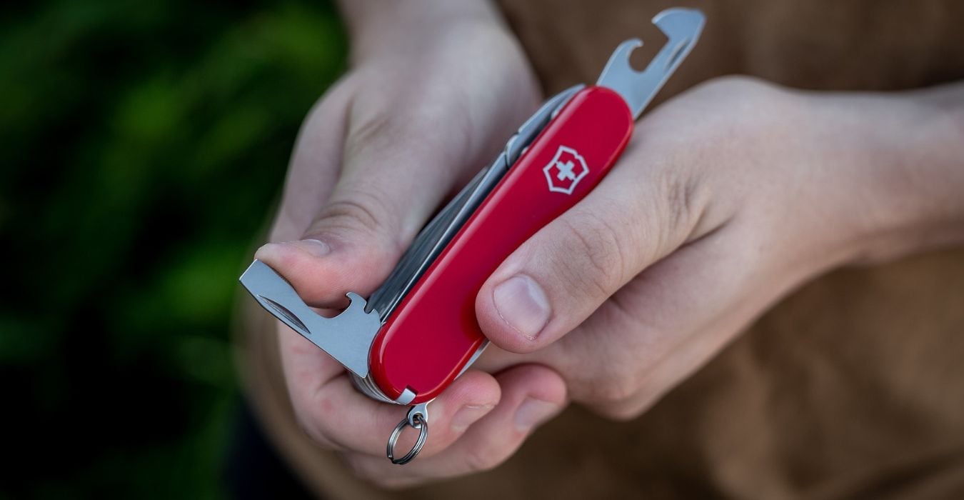 How to sharpen and maintain a pocket knife? 