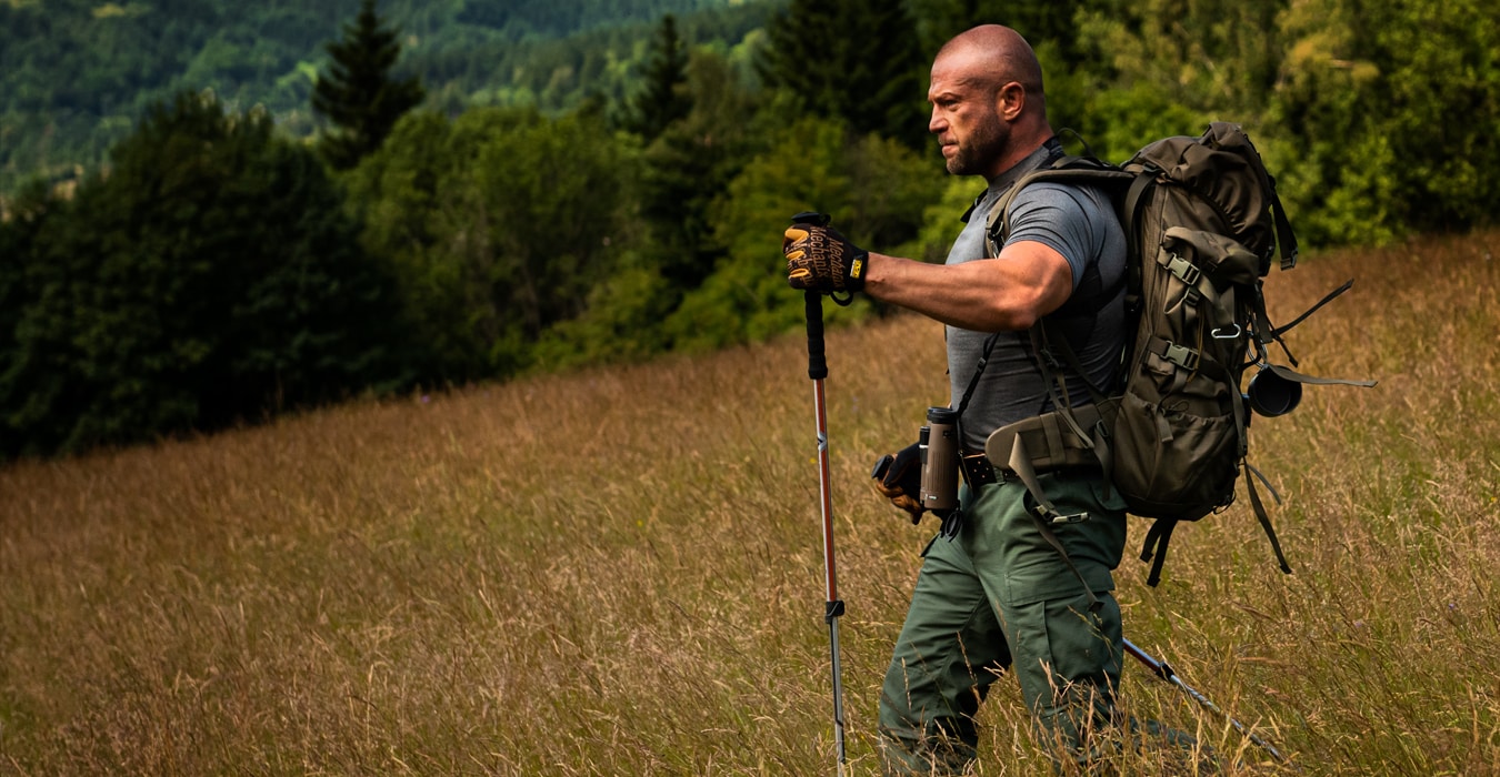 How to walk with Nordic walking poles?